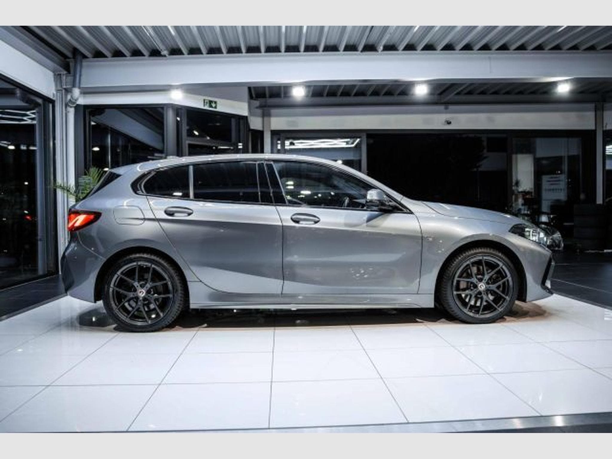 BMW 120 120i M-Sportpaket Autom. NAVI LED Harman-Kardon (2022) - Photo 7