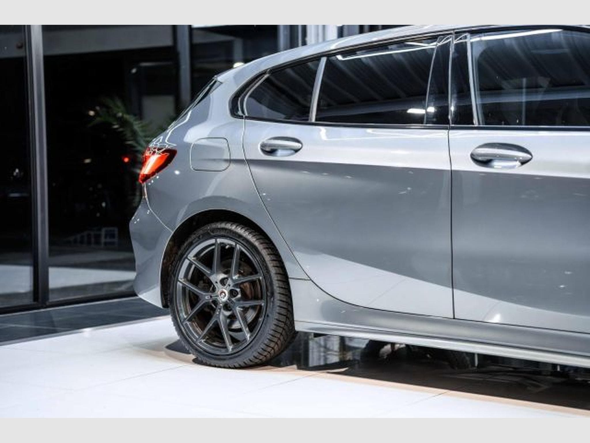 BMW 120 120i M-Sportpaket Autom. NAVI LED Harman-Kardon (2022) - Photo 8