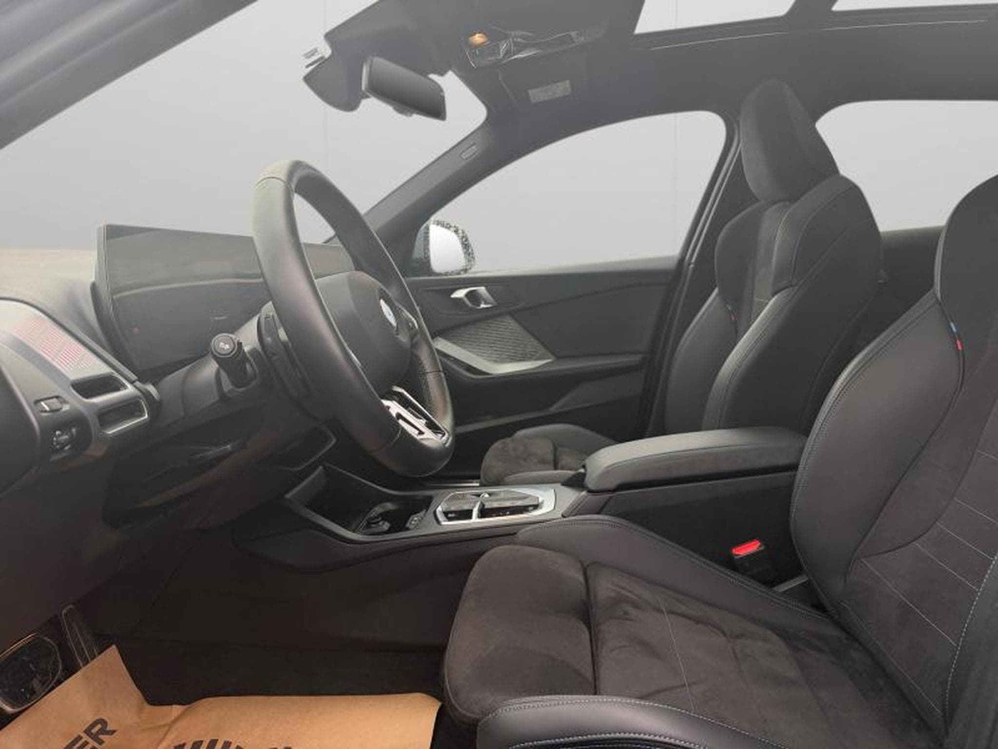 BMW 120 I Pack M / Panoramique / Essence (2025) - Photo 41
