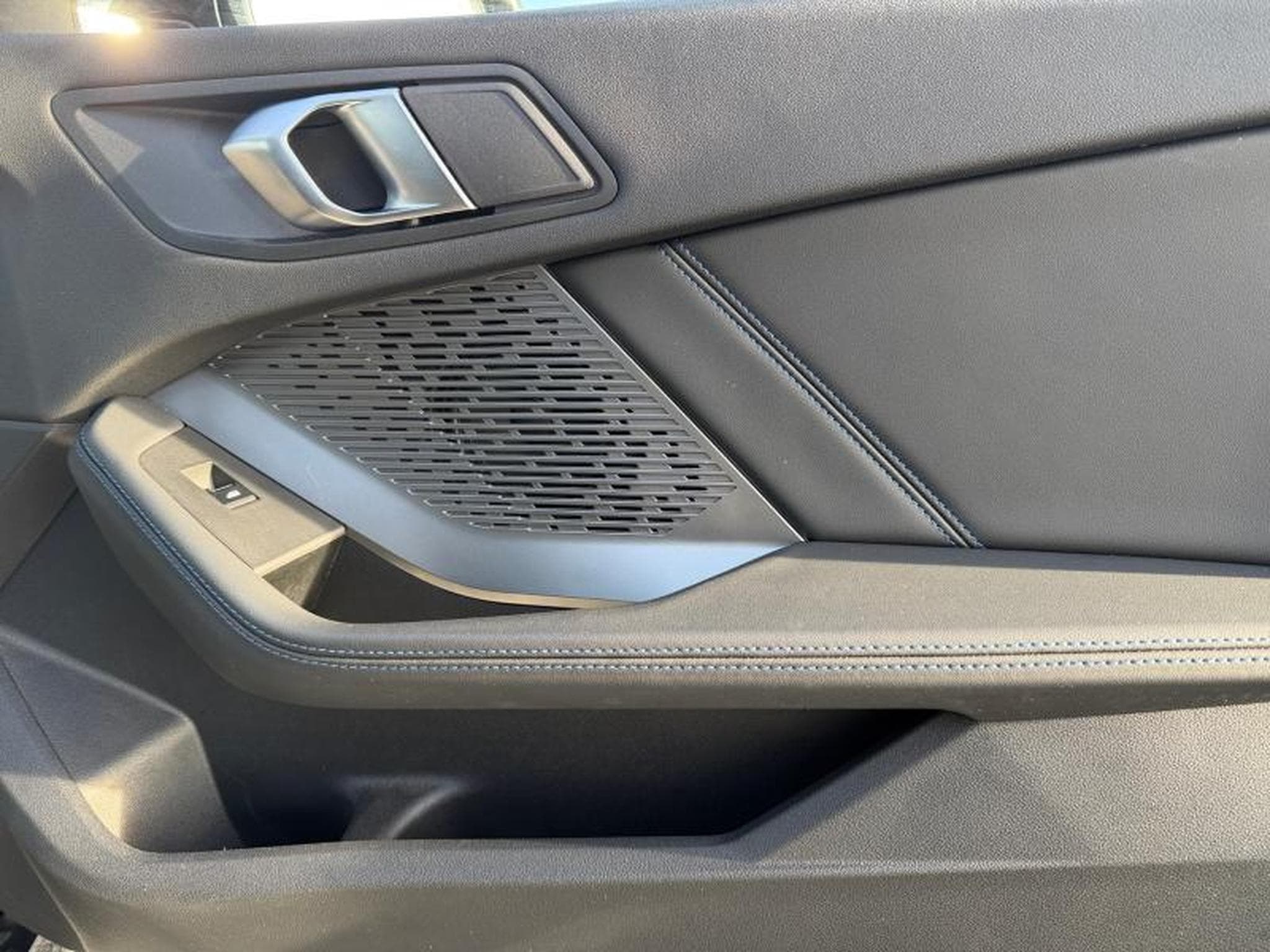 BMW 120 I Pack M / Panoramique / Essence (2025) - Photo 20