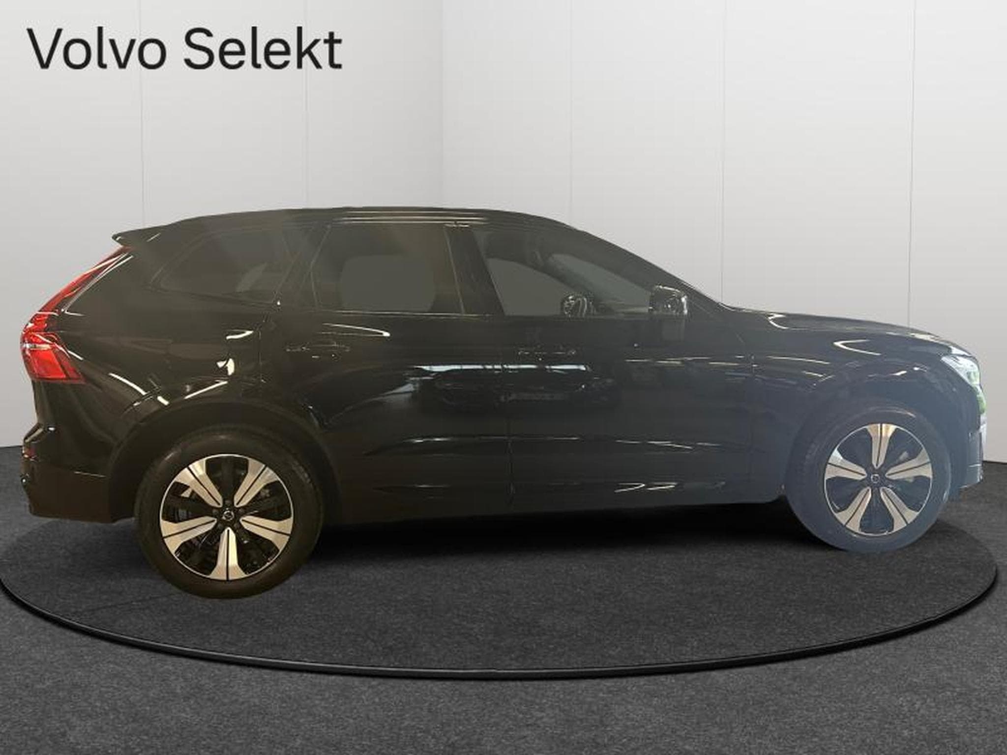 Volvo XC60 T6 Plus Dark / Hybride KIT HIVER INCLUS (2025) - Photo 32