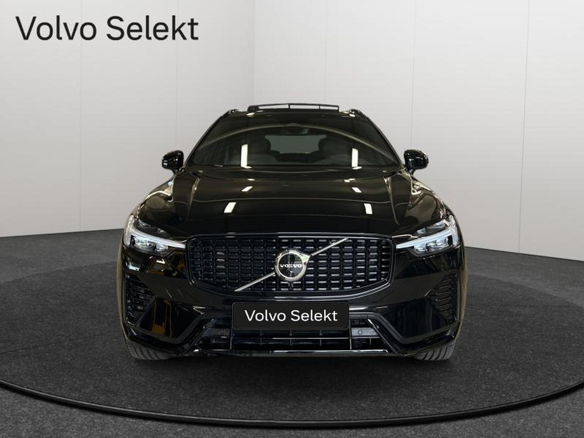Volvo XC60 T6 Plus Dark / Hybride KIT HIVER INCLUS (2025) - Photo 4