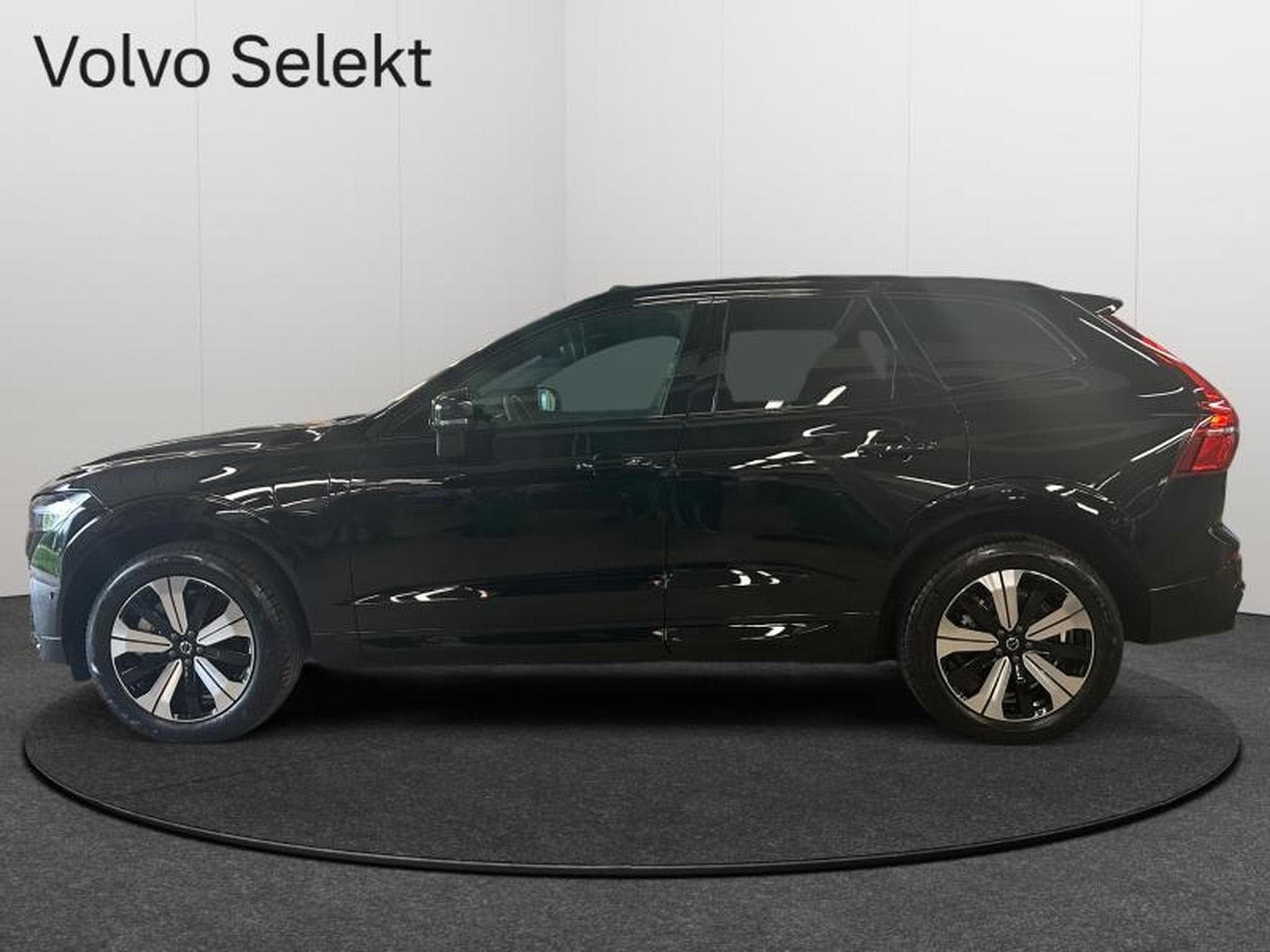 Volvo XC60 T6 Plus Dark / Hybride KIT HIVER INCLUS (2025) - Photo 5