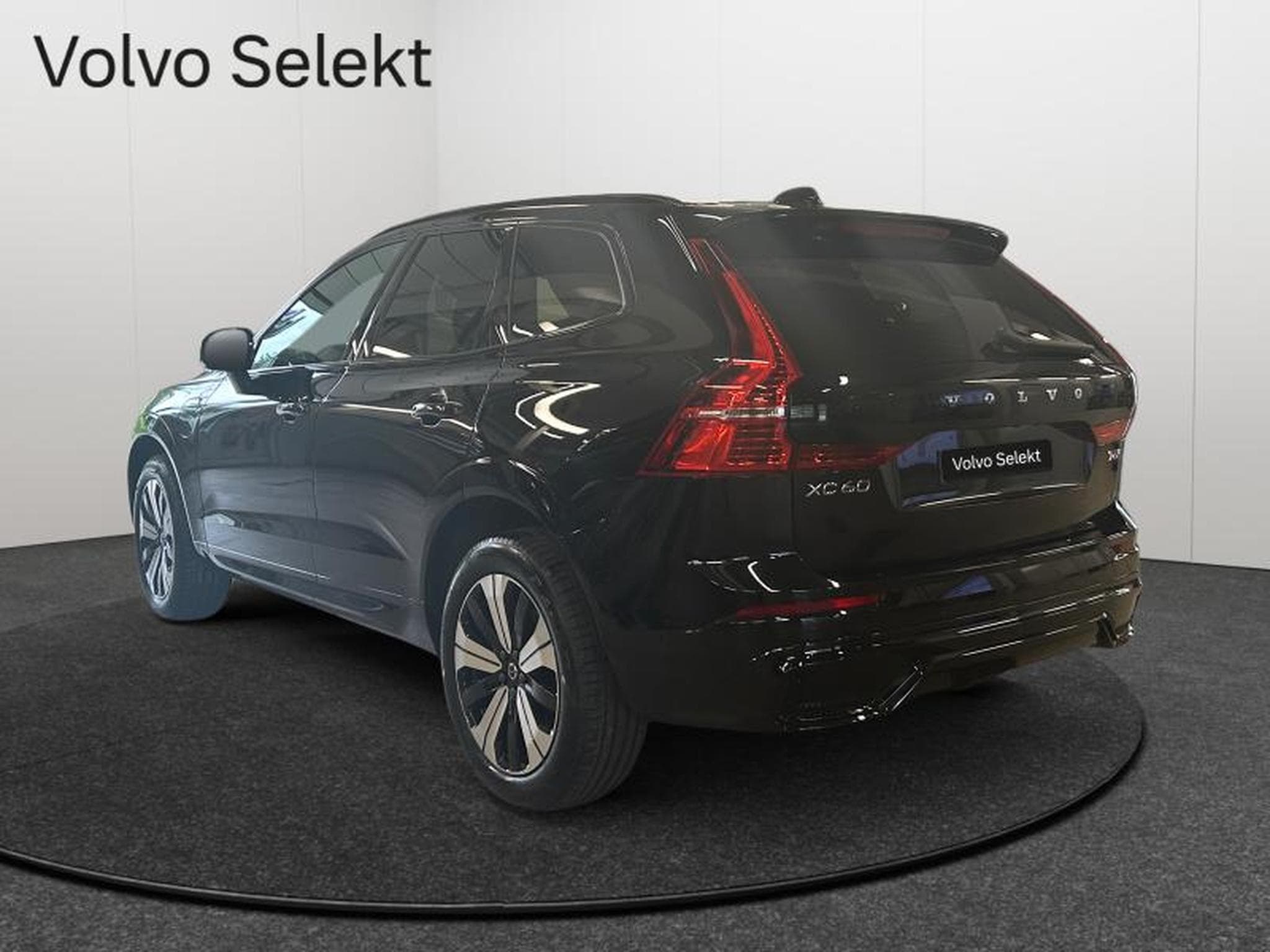 Volvo XC60 T6 Plus Dark / Hybride KIT HIVER INCLUS (2025) - Photo 8