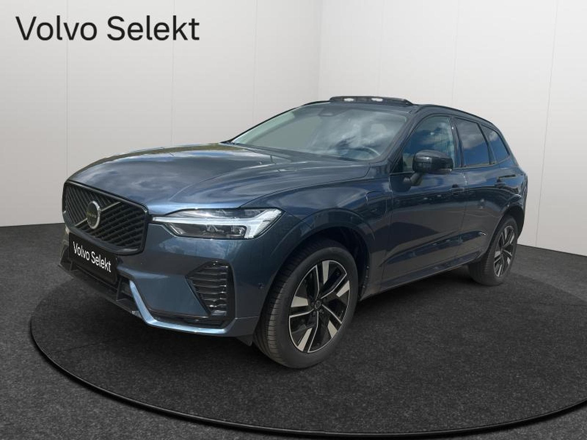 Volvo XC60 FACELIFT T6 Plus Dark / Hybride KIT HIVER INCLUS (2025) - Photo 1