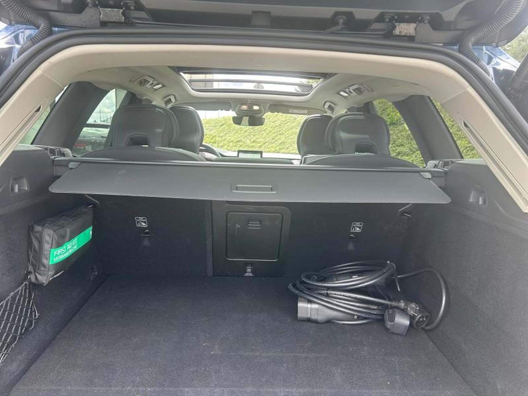 Volvo XC60 FACELIFT T6 Plus Dark / Hybride KIT HIVER INCLUS (2025) - Photo 16