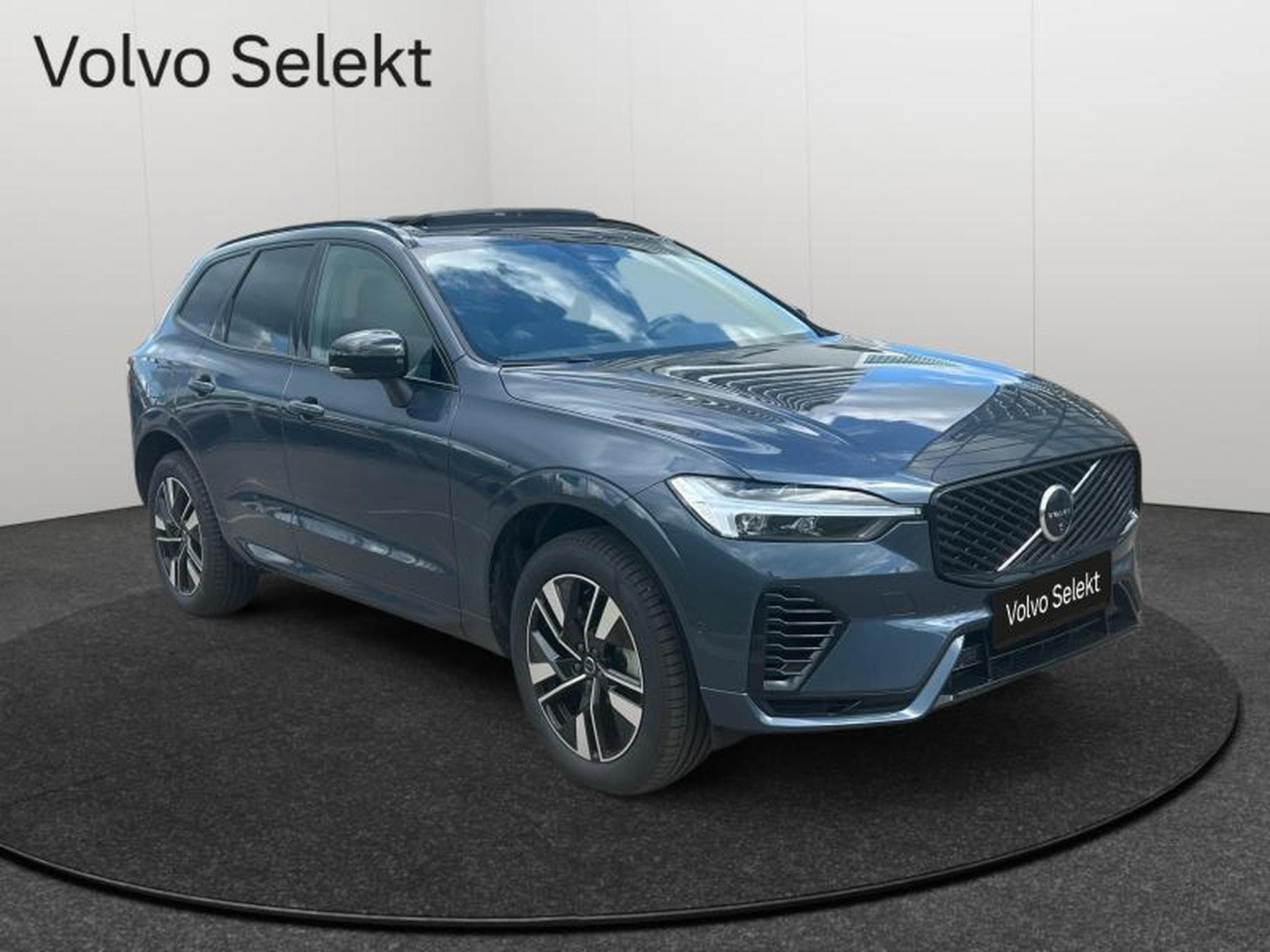 Volvo XC60 FACELIFT T6 Plus Dark / Hybride KIT HIVER INCLUS (2025) - Photo 18