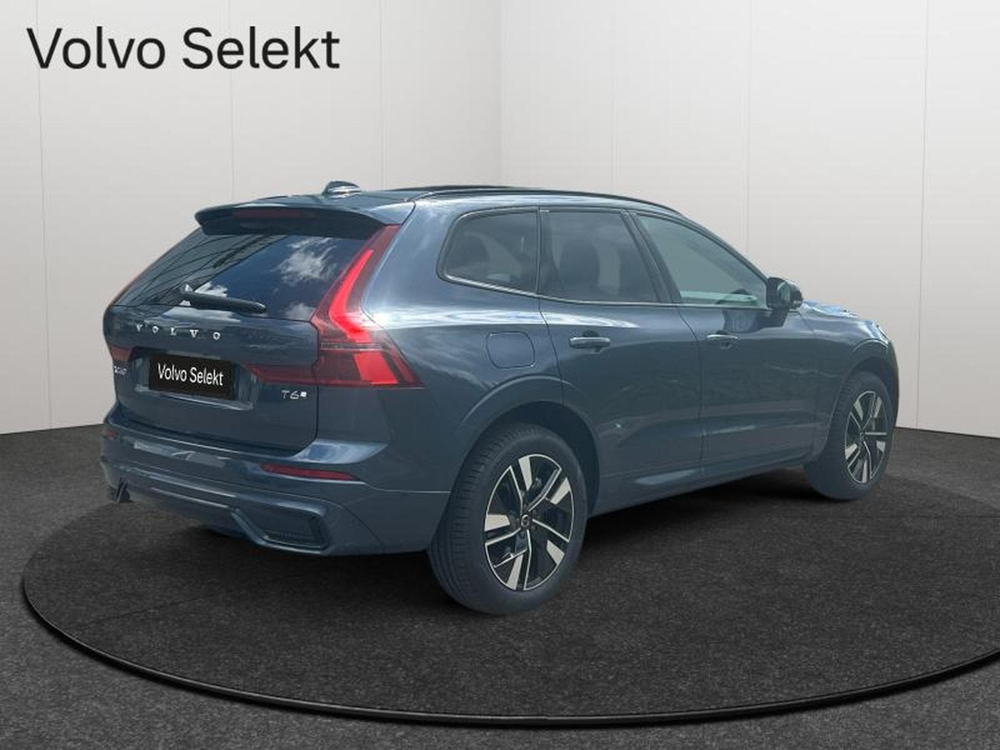 Volvo XC60 FACELIFT T6 Plus Dark / Hybride KIT HIVER INCLUS (2025) - Photo 2
