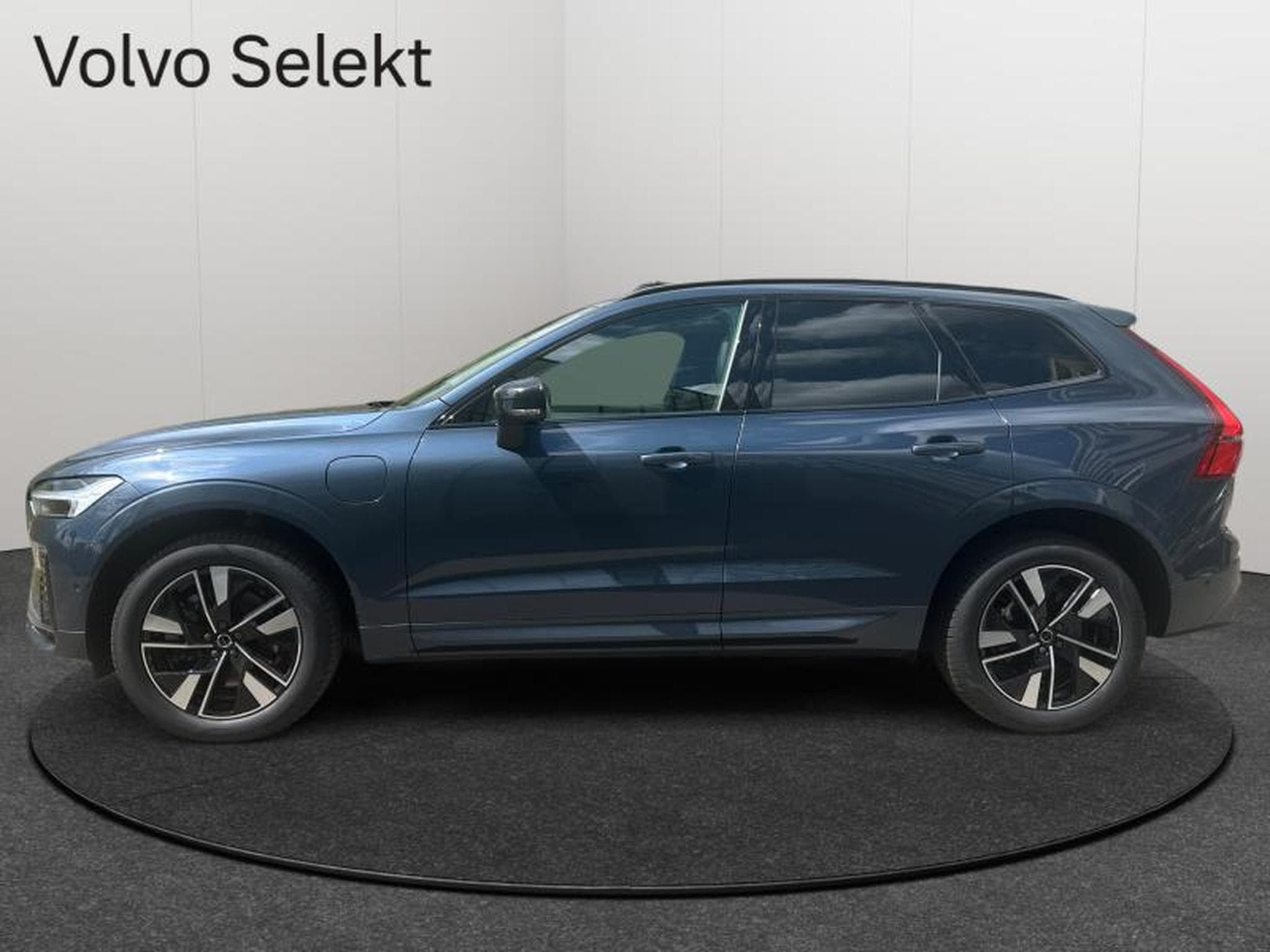 Volvo XC60 FACELIFT T6 Plus Dark / Hybride KIT HIVER INCLUS (2025) - Photo 5