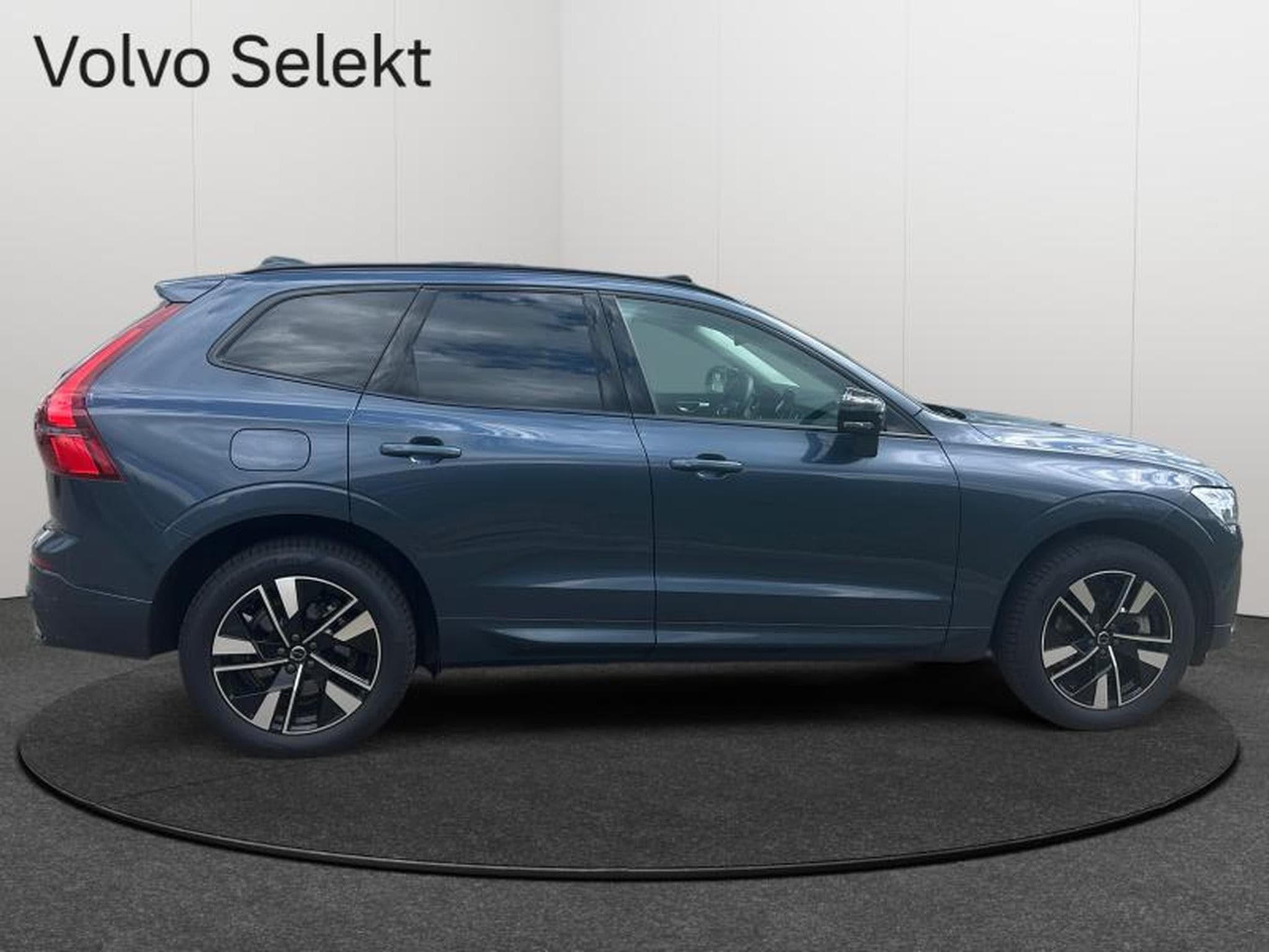 Volvo XC60 FACELIFT T6 Plus Dark / Hybride KIT HIVER INCLUS (2025) - Photo 6