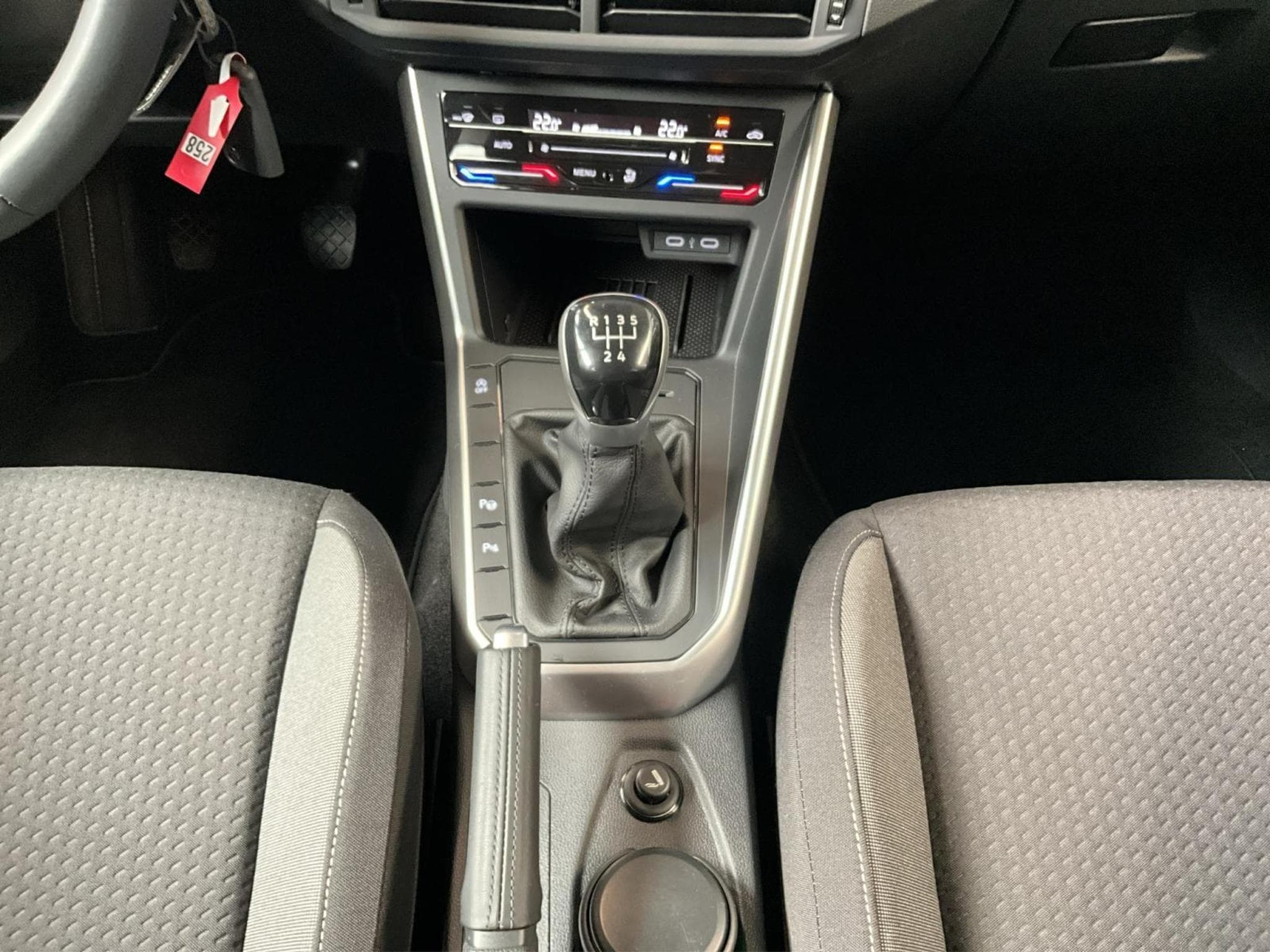 VW Polo Life+BVM+Park&Comf.+IQ-Drive (2025) - Photo 12