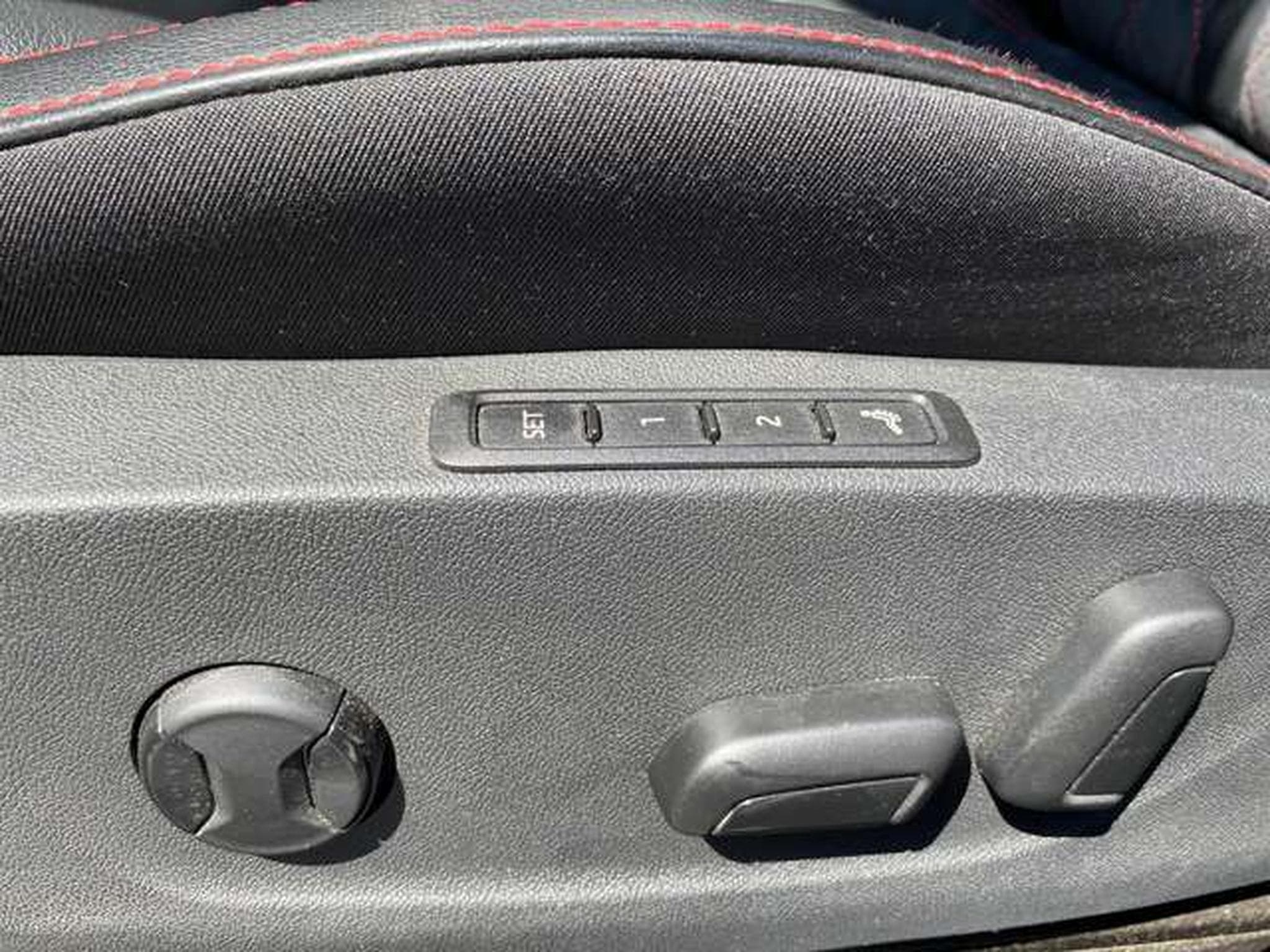 Skoda Octavia Octavia Combi 2.0 TDI DSG RS (2021) - Photo 10