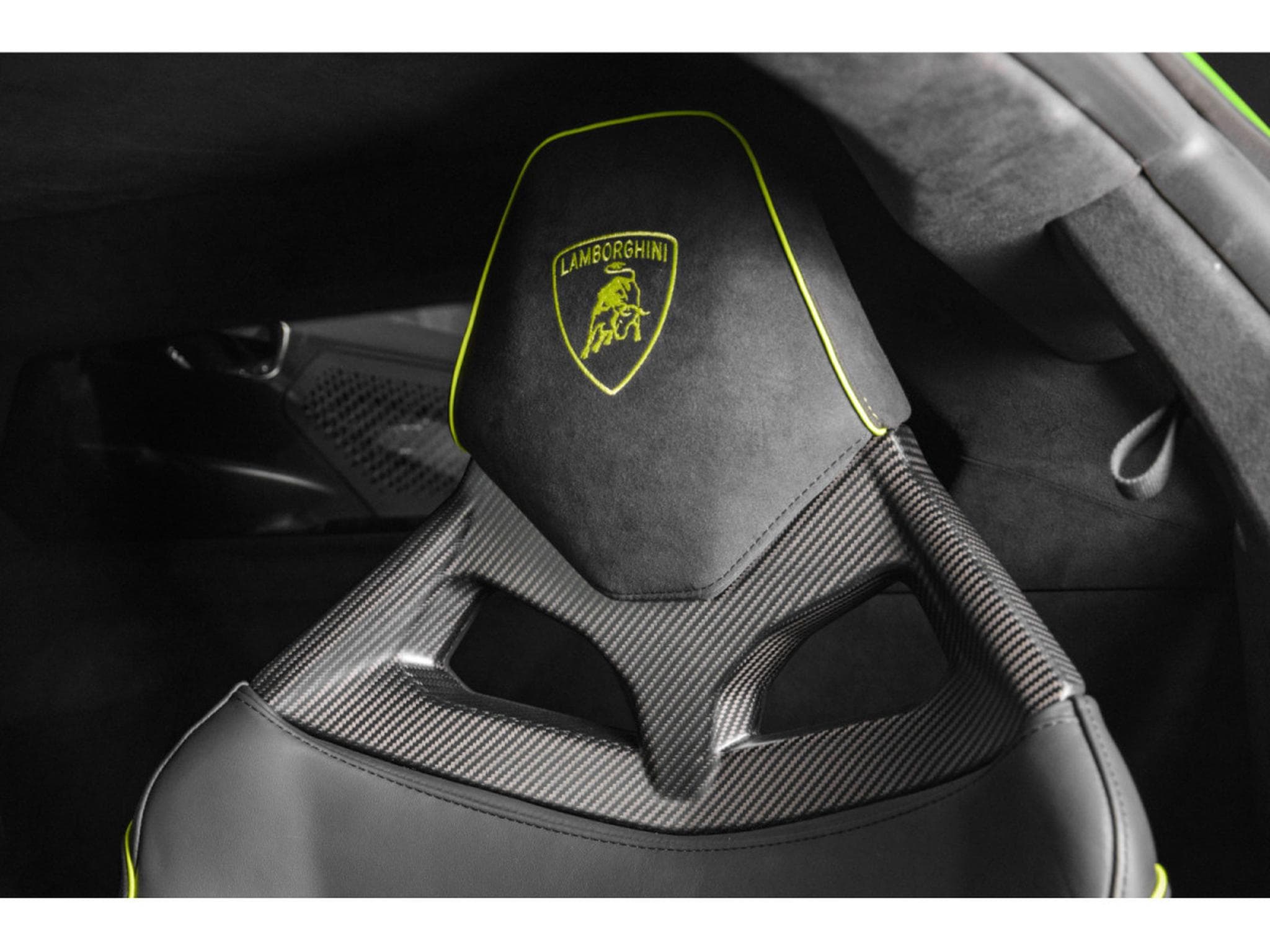 Lamborghini Revuelto AD PERSONAM - VERDE CITREA / ROSSO MARS (2025) - Photo 14