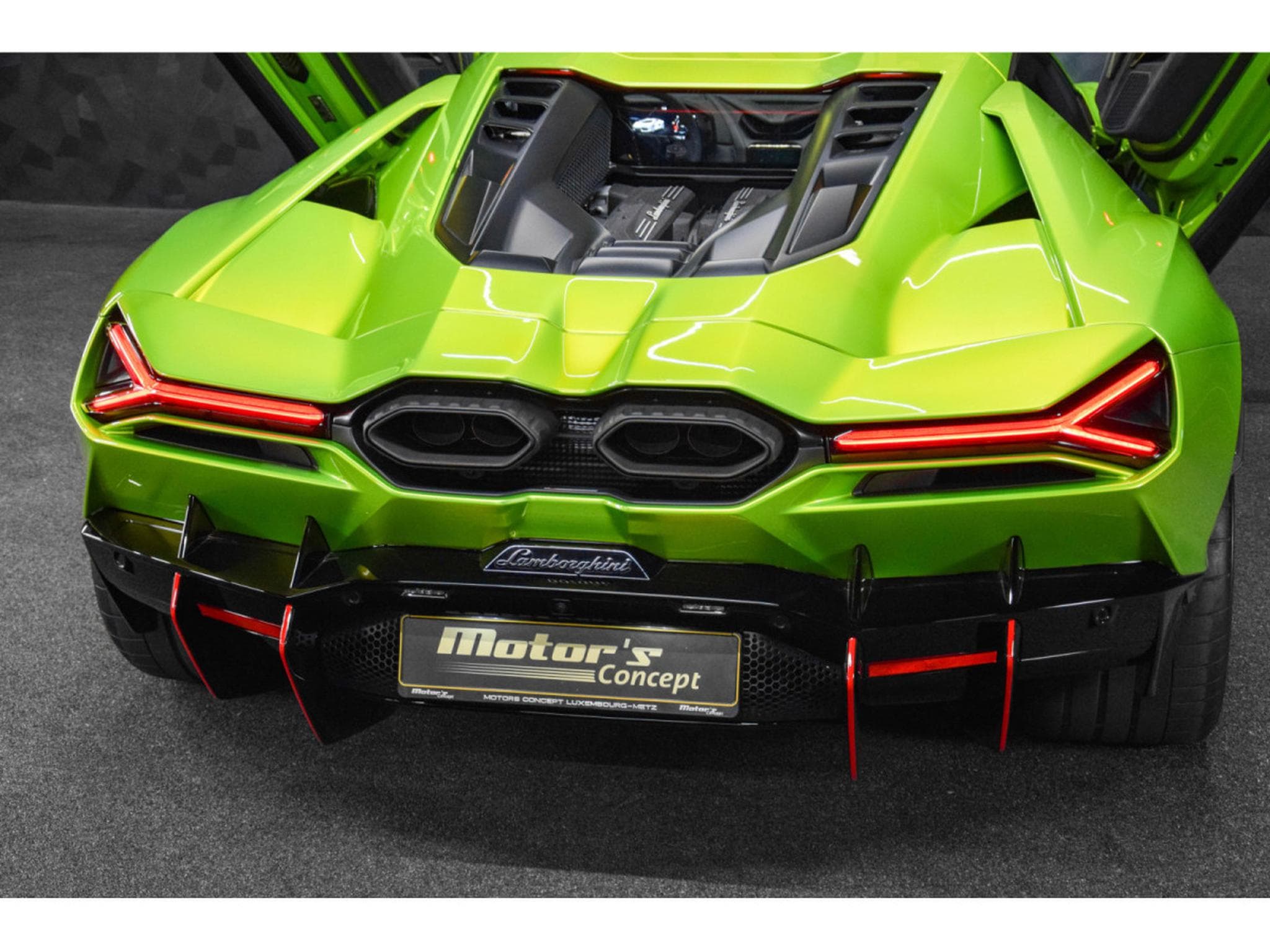 Lamborghini Revuelto AD PERSONAM - VERDE CITREA / ROSSO MARS (2025) - Photo 20