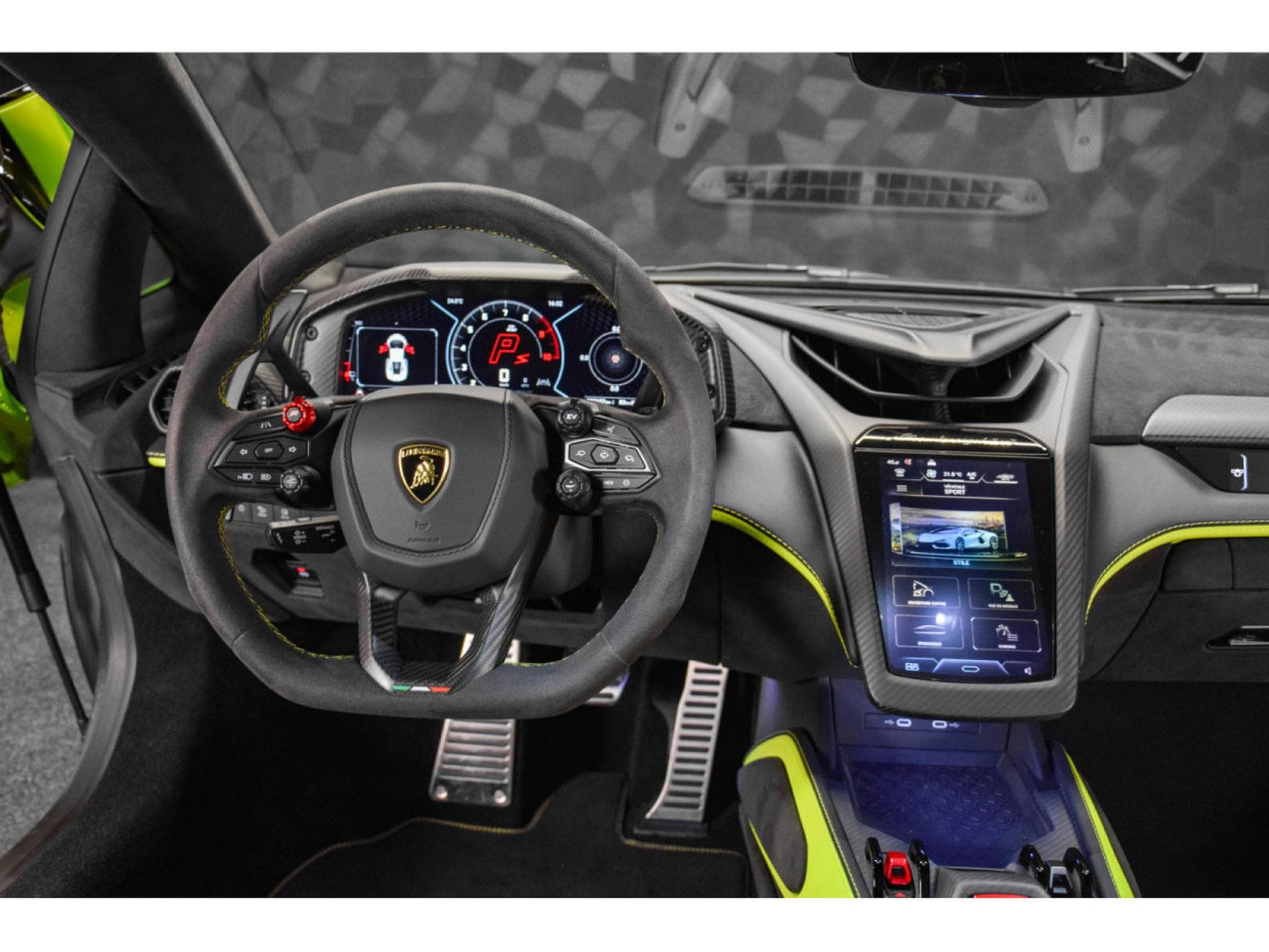 Lamborghini Revuelto AD PERSONAM - VERDE CITREA / ROSSO MARS (2025) - Photo 8