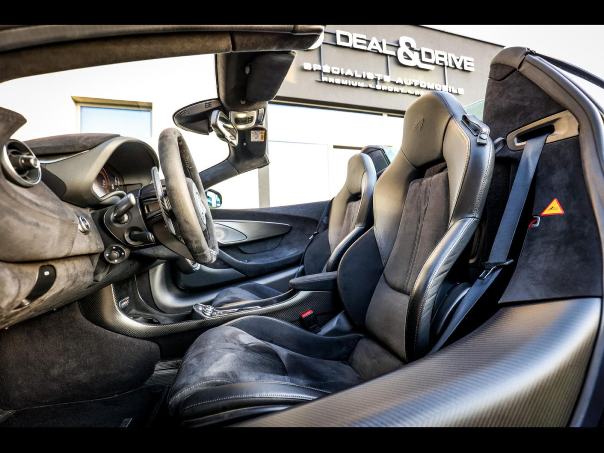 McLaren 600LT 3.8 V8 600 – PPF - LIME GREEN ELITE PAINT (2020) - Photo 9