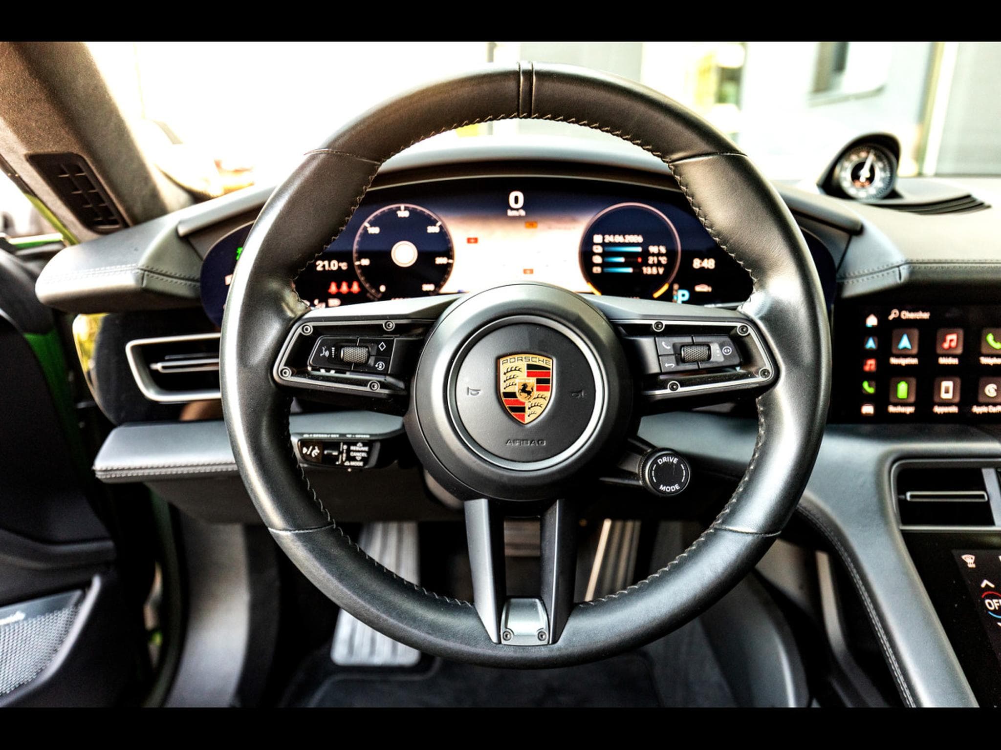 Porsche Taycan TURBO CROSS TURISMO (680 CH) – MAMBA GREEN METALLIC - APPROV (2022) - Photo 12