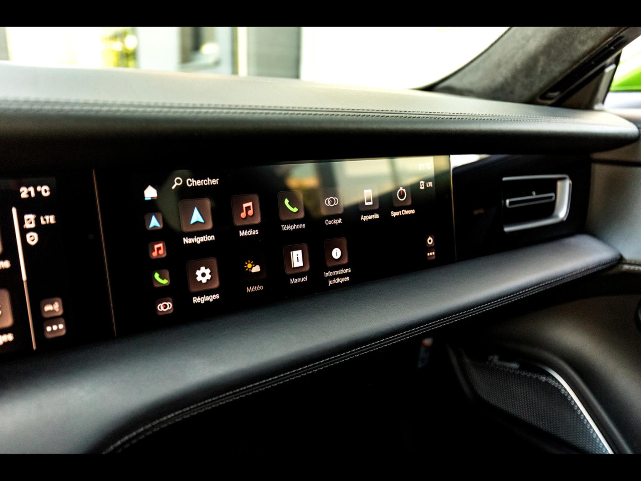Porsche Taycan TURBO CROSS TURISMO (680 CH) – MAMBA GREEN METALLIC - APPROV (2022) - Photo 25