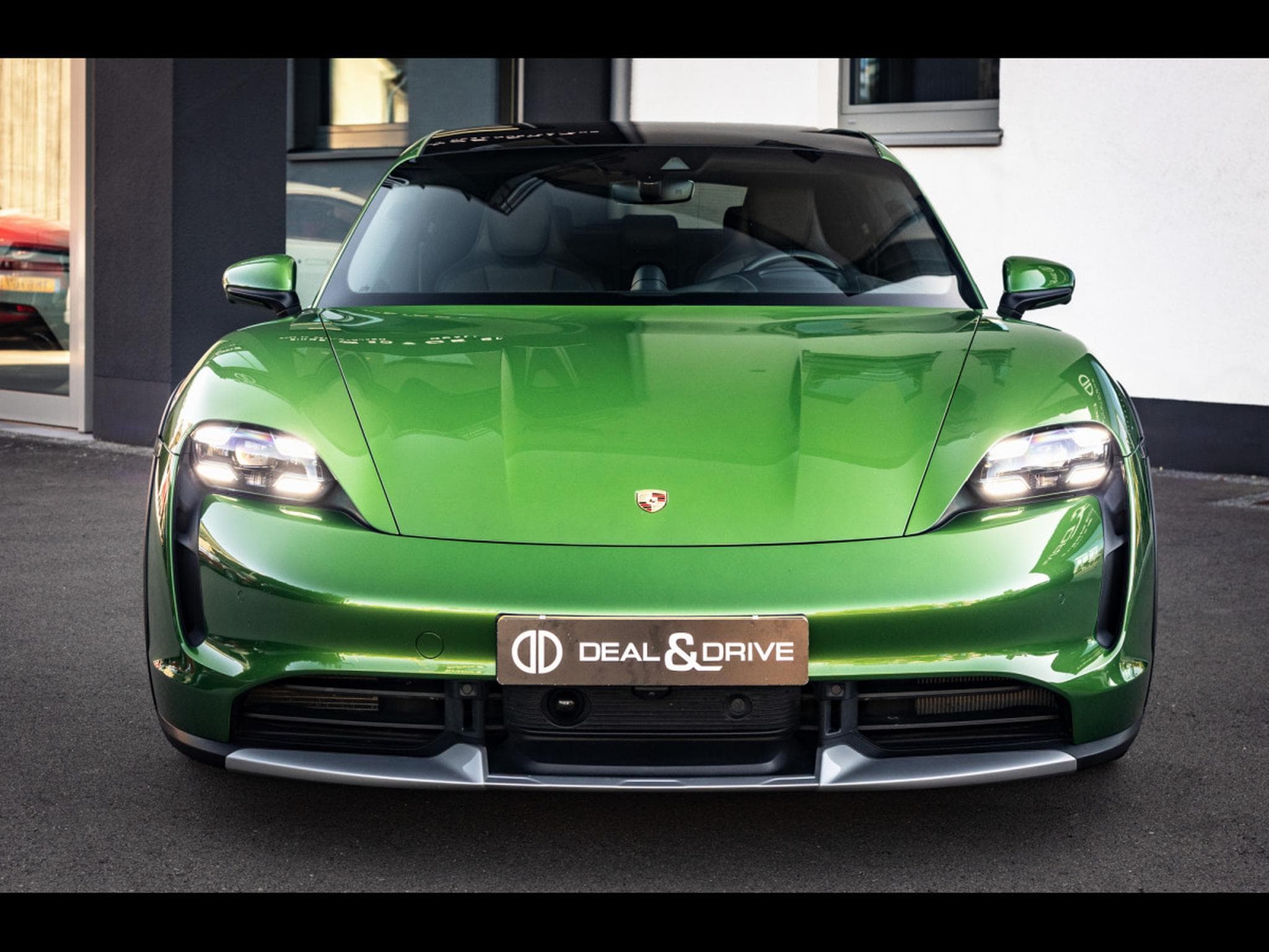 Porsche Taycan TURBO CROSS TURISMO (680 CH) – MAMBA GREEN METALLIC - APPROV (2022) - Photo 5
