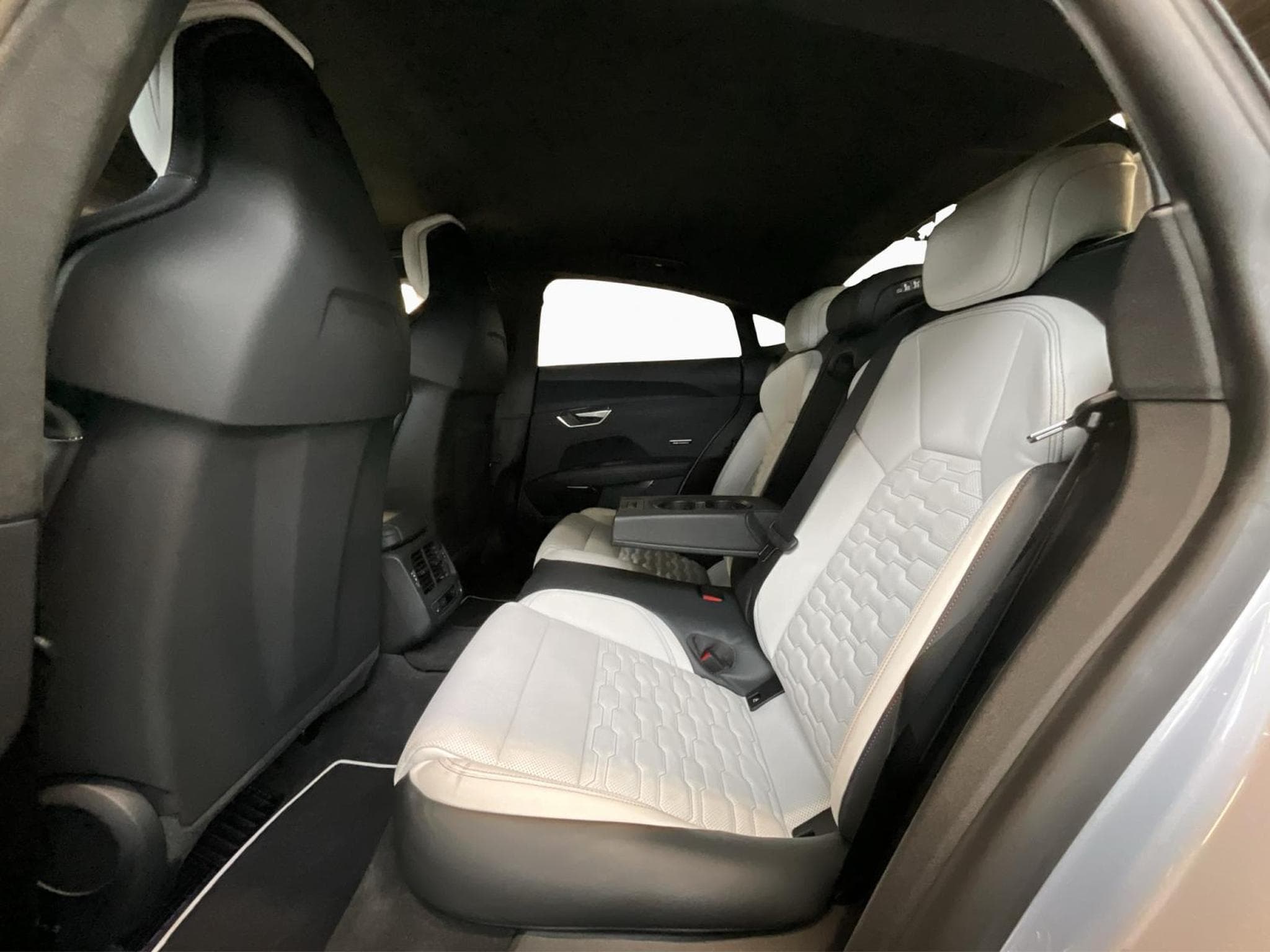 Audi e-tron RS+ICE&RACE+84kWh+Limitiert+360° (2024) - Photo 16