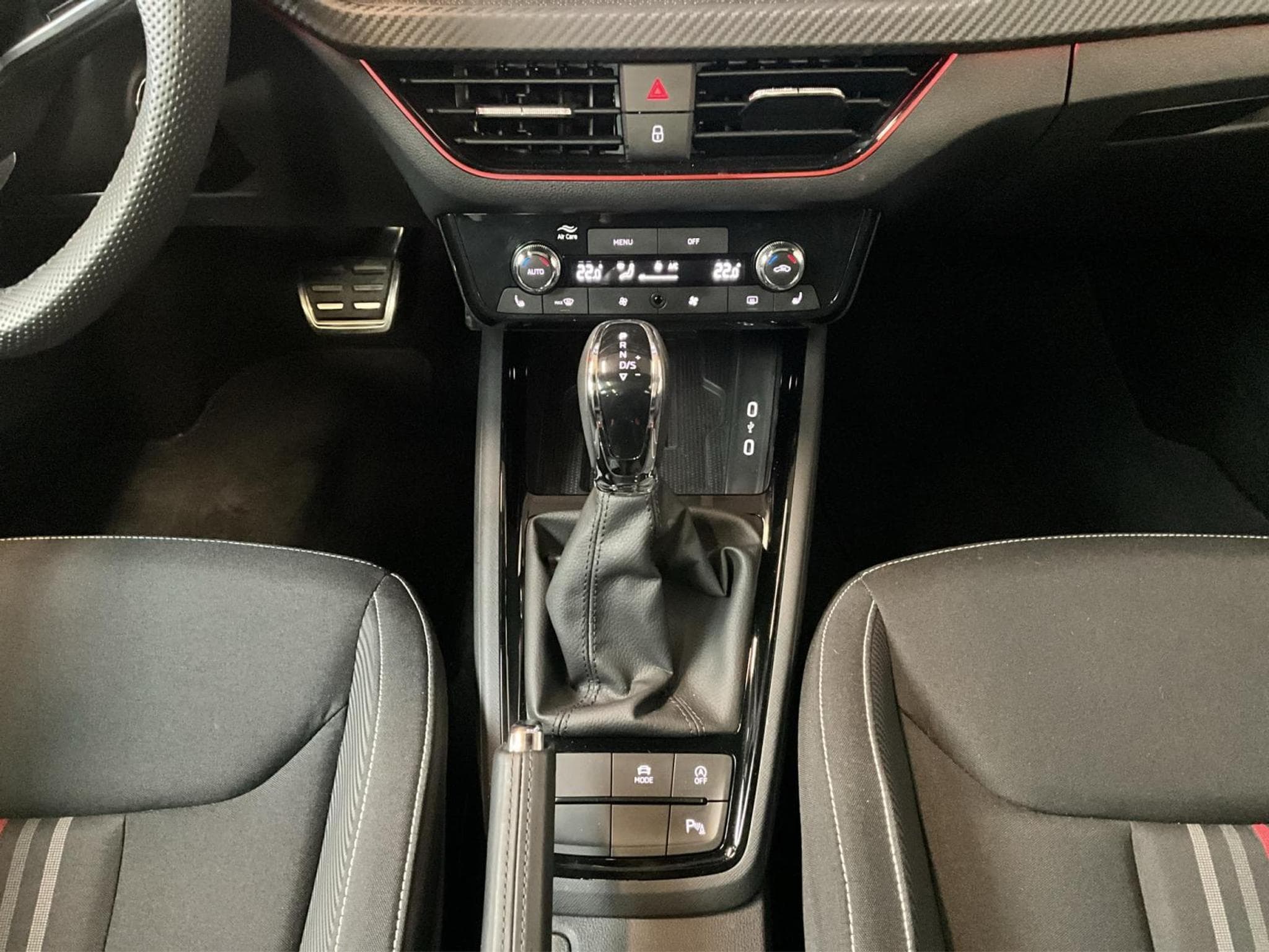 Skoda Kamiq Monte-Carlo+DSG+Led+Navi (2025) - Photo 12