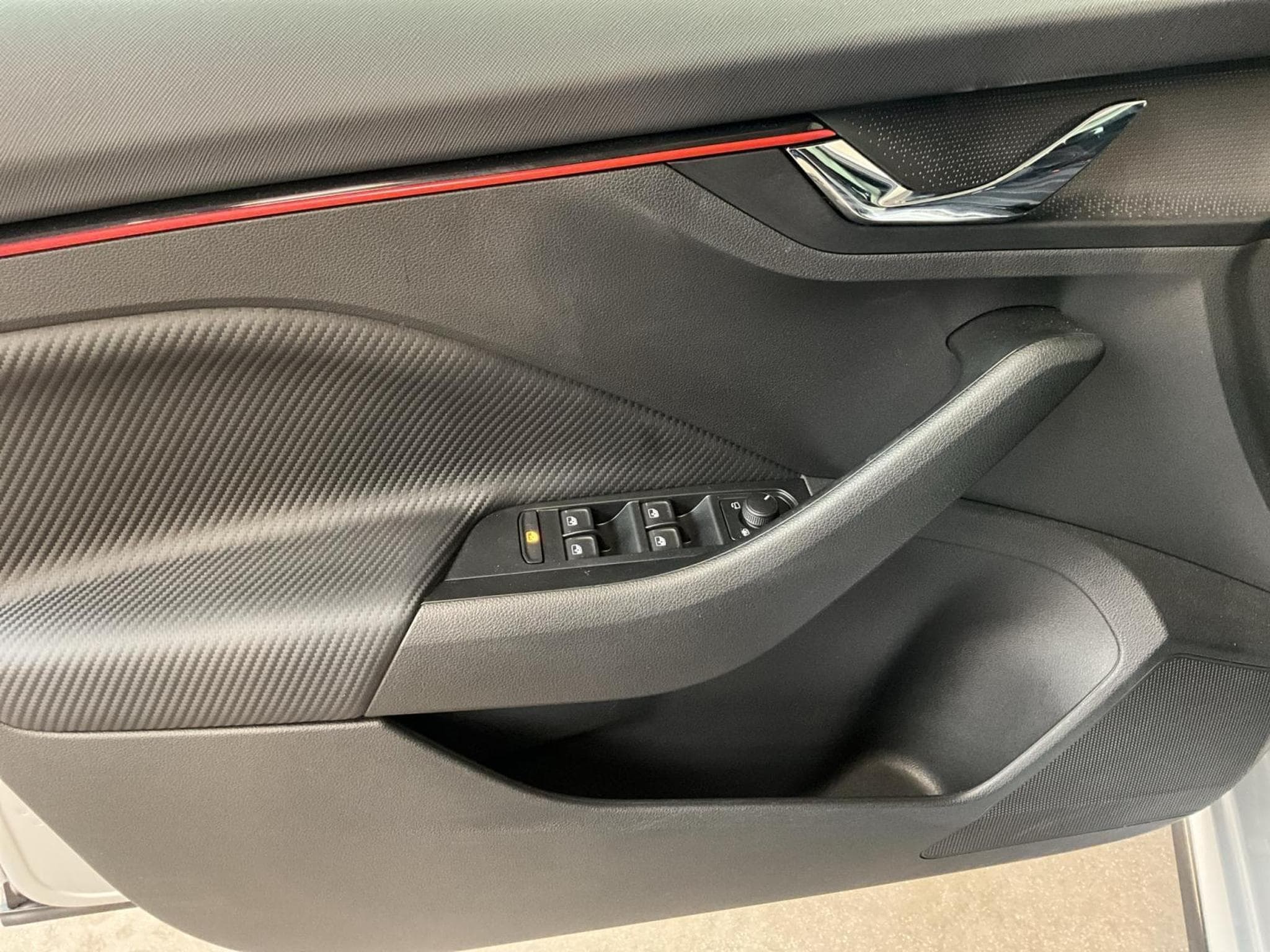 Skoda Kamiq Monte-Carlo+DSG+Led+Navi (2025) - Photo 14