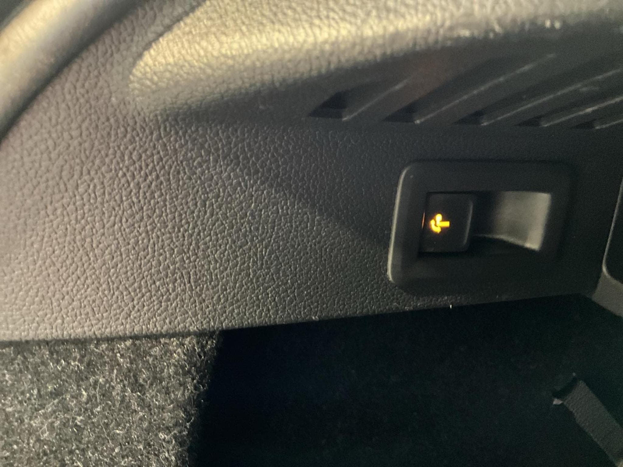 Skoda Kamiq Monte-Carlo+DSG+AHK+LED+Navi (2025) - Photo 19