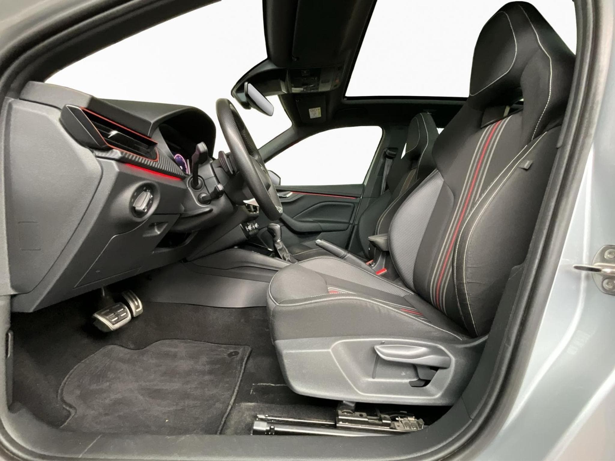 Skoda Kamiq Monte-Carlo+DSG+AHK+LED+Navi (2025) - Photo 9