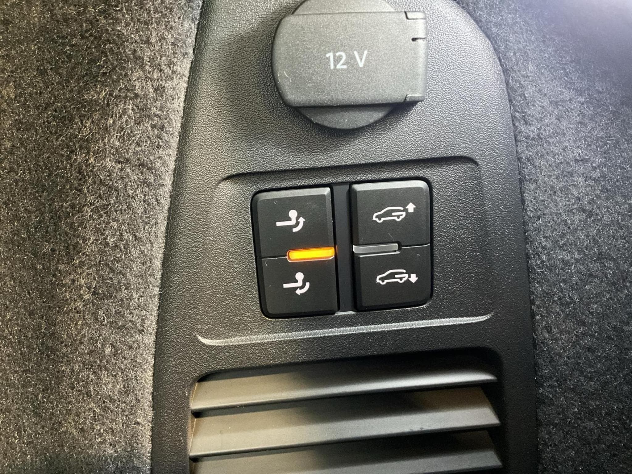 VW Touareg R+V6+4Motion+IQ-Drive+AHK+Luft.+Head.Up (2023) - Photo 20