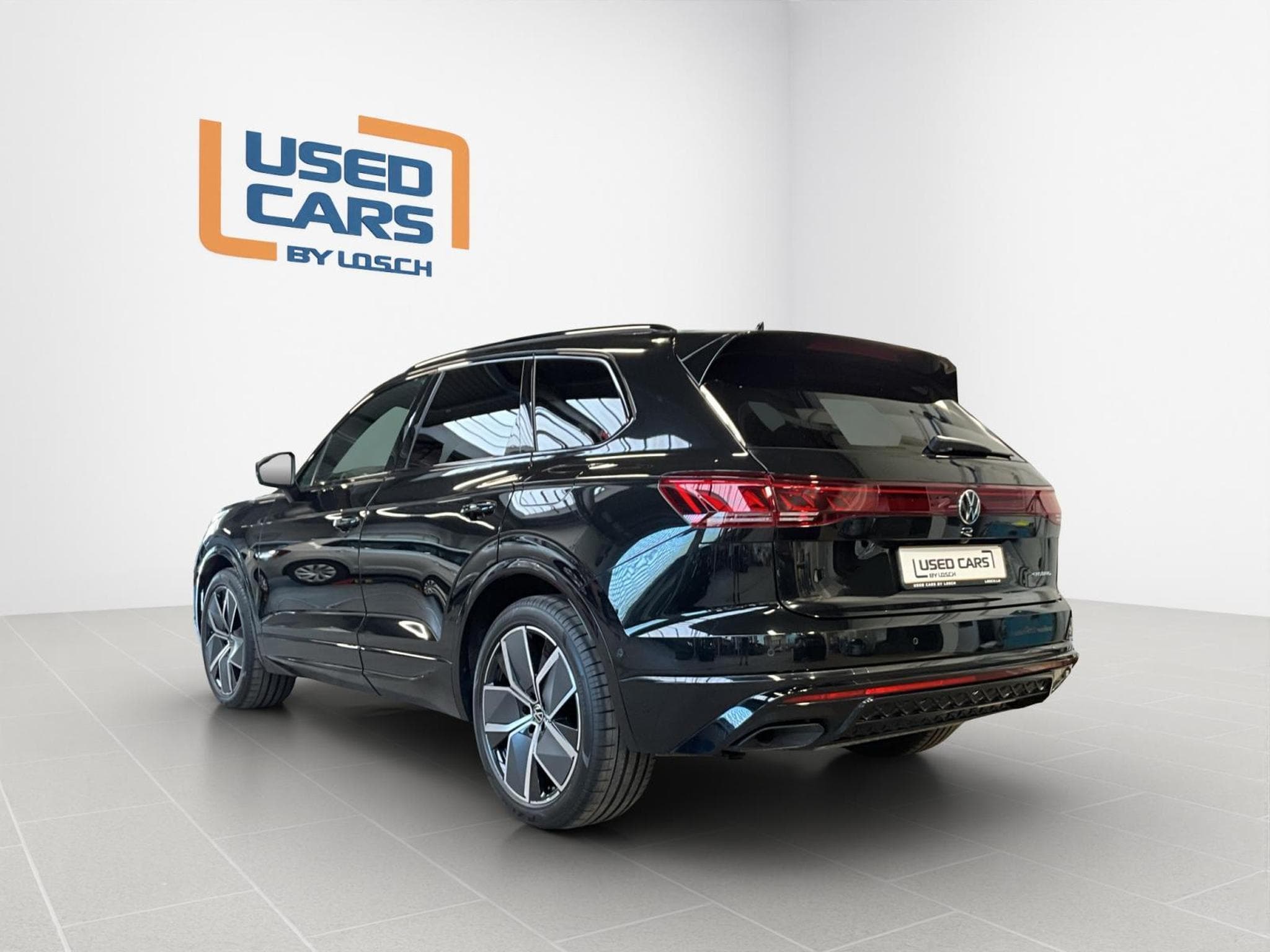 VW Touareg R+V6+4Motion+IQ-Drive+AHK+Luft.+Head.Up (2023) - Photo 6