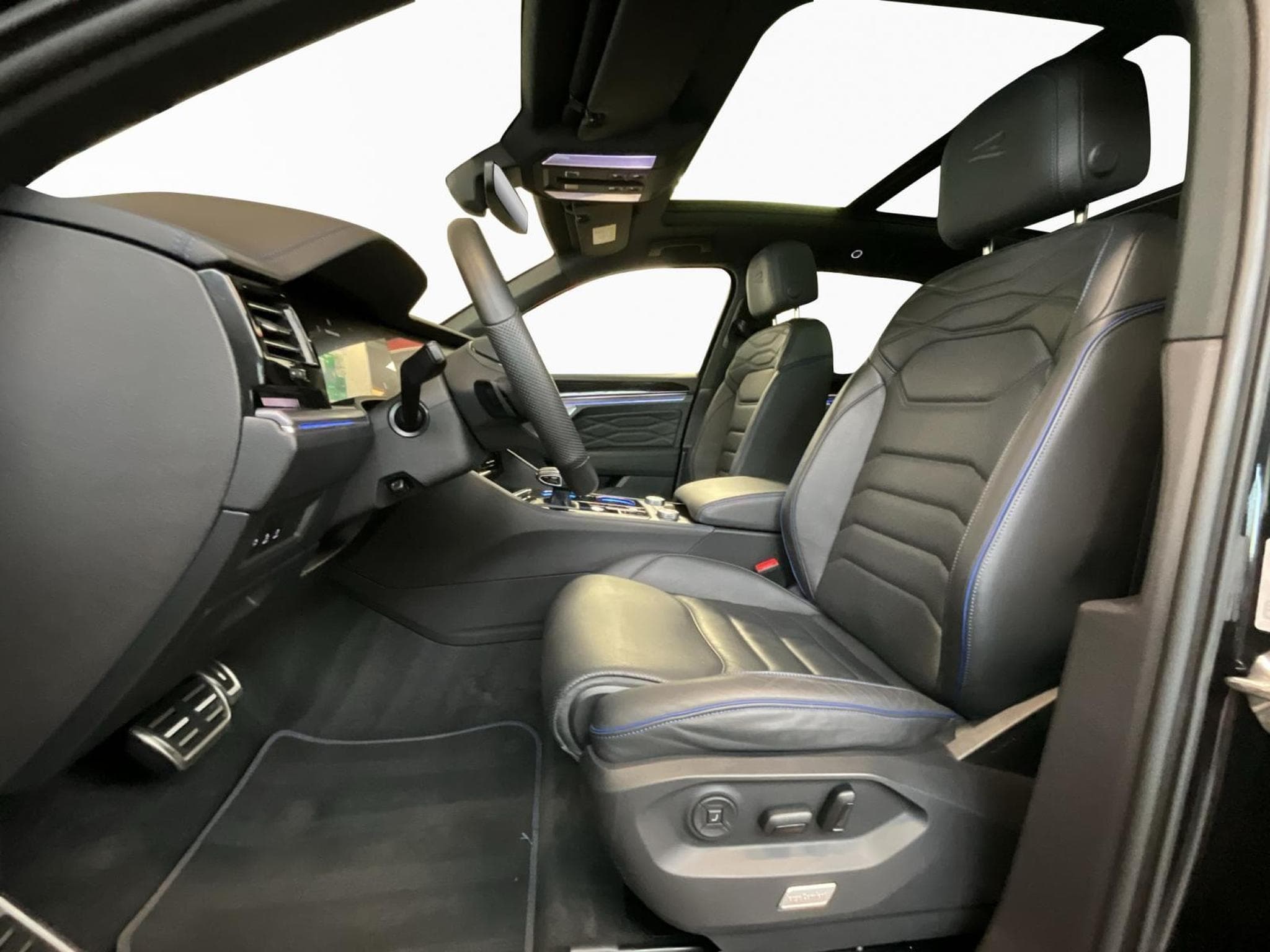 VW Touareg R+V6+4Motion+IQ-Drive+AHK+Luft.+Head.Up (2023) - Photo 9