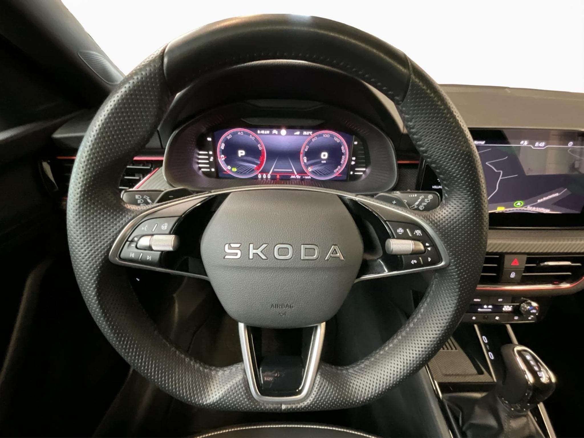 Skoda Kamiq Monte-Carlo+DSG+LED+P.Assisted+P.Park&Go (2025) - Photo 10