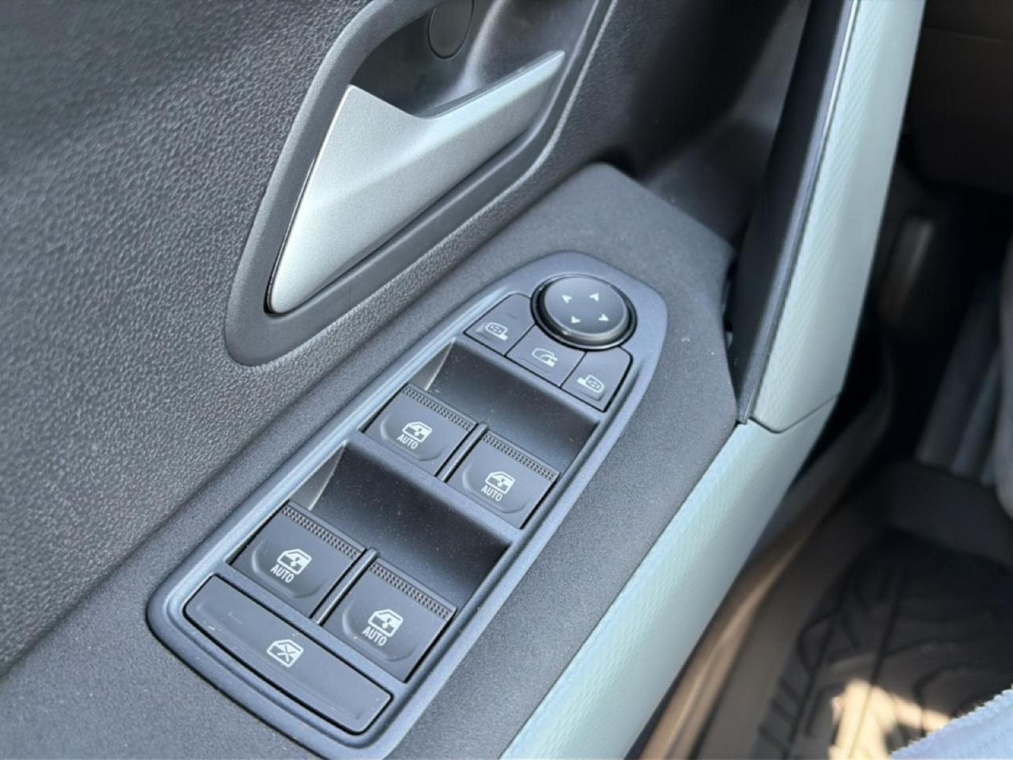 Dacia BIGSTER 1.2 MILD HYBRID 140 EXTREME (2026) - Photo 11