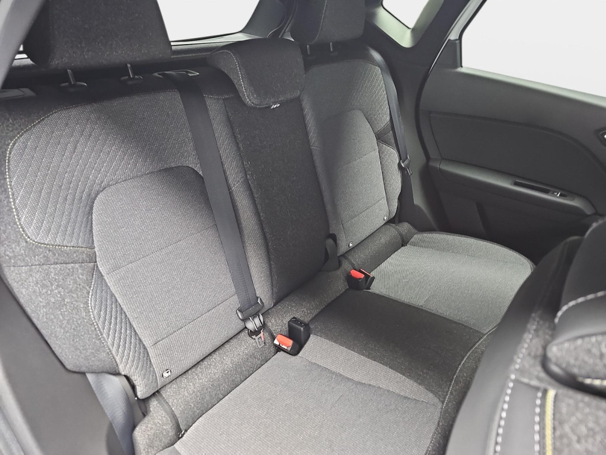 Renault Captur 1.3 TCe MHD 160 EDC Techno (2025) - Photo 15