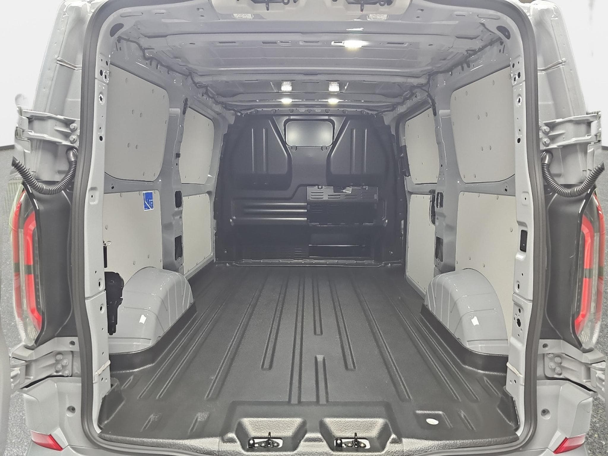 Ford Transit 2.0 ECOBLUE 170 BVA L1H1 Sport (2026) - Photo 12