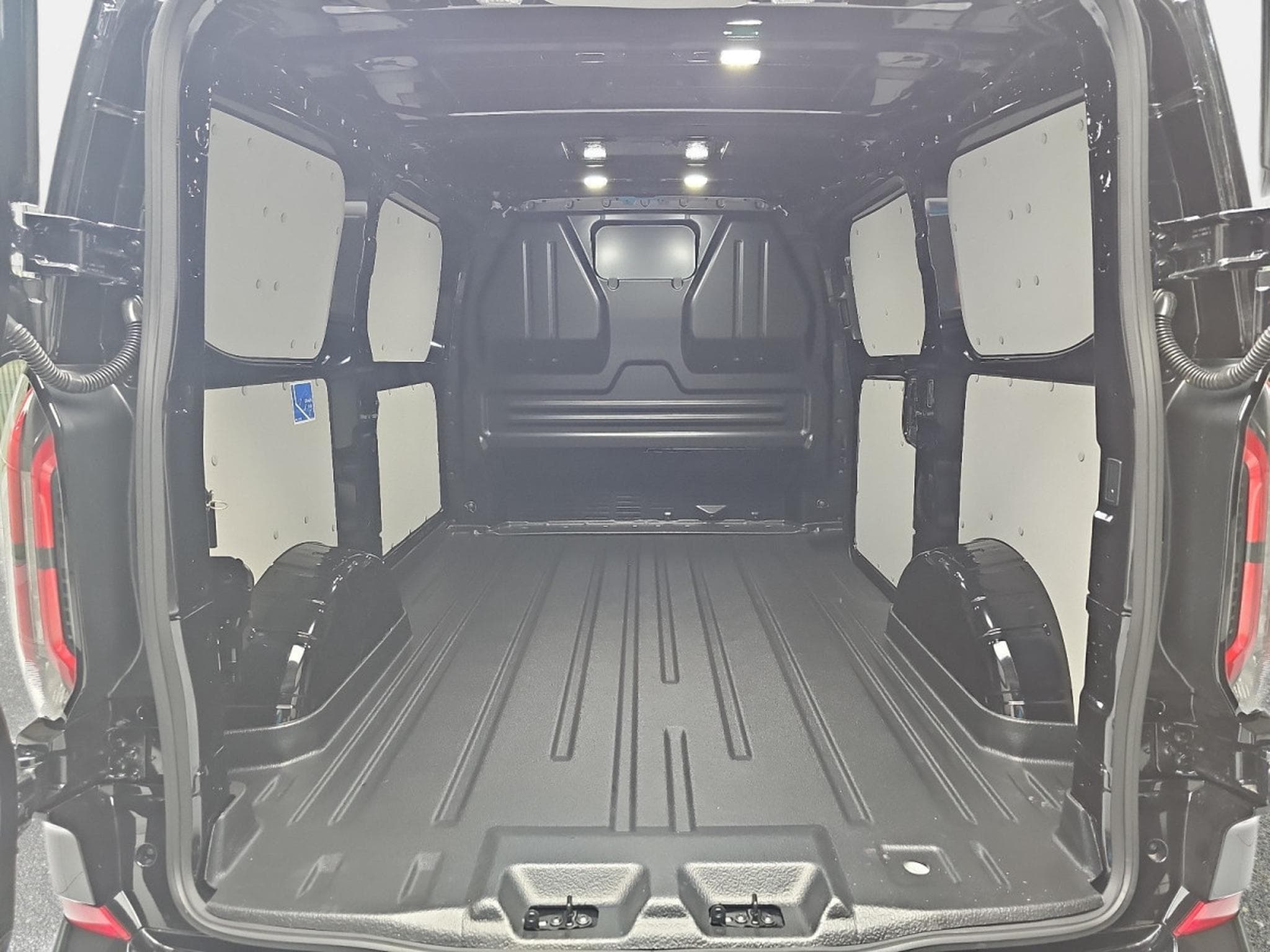 Ford Transit 2.0 ECOBLUE 170 BVA L1H1 Sport (2026) - Photo 12