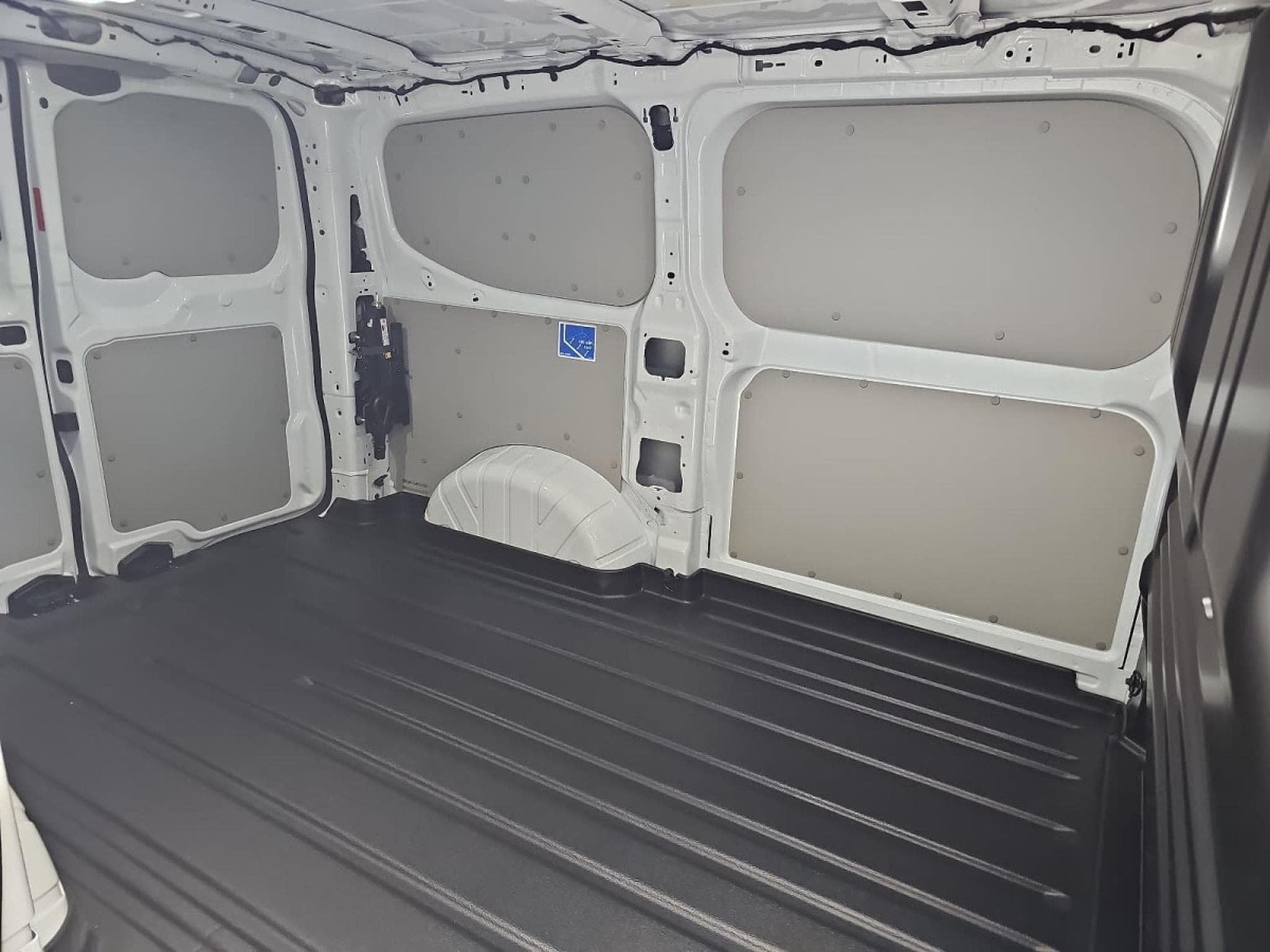 Ford Transit 2.0 ECOBLUE 170 BVA L1H1 Sport (2026) - Photo 16
