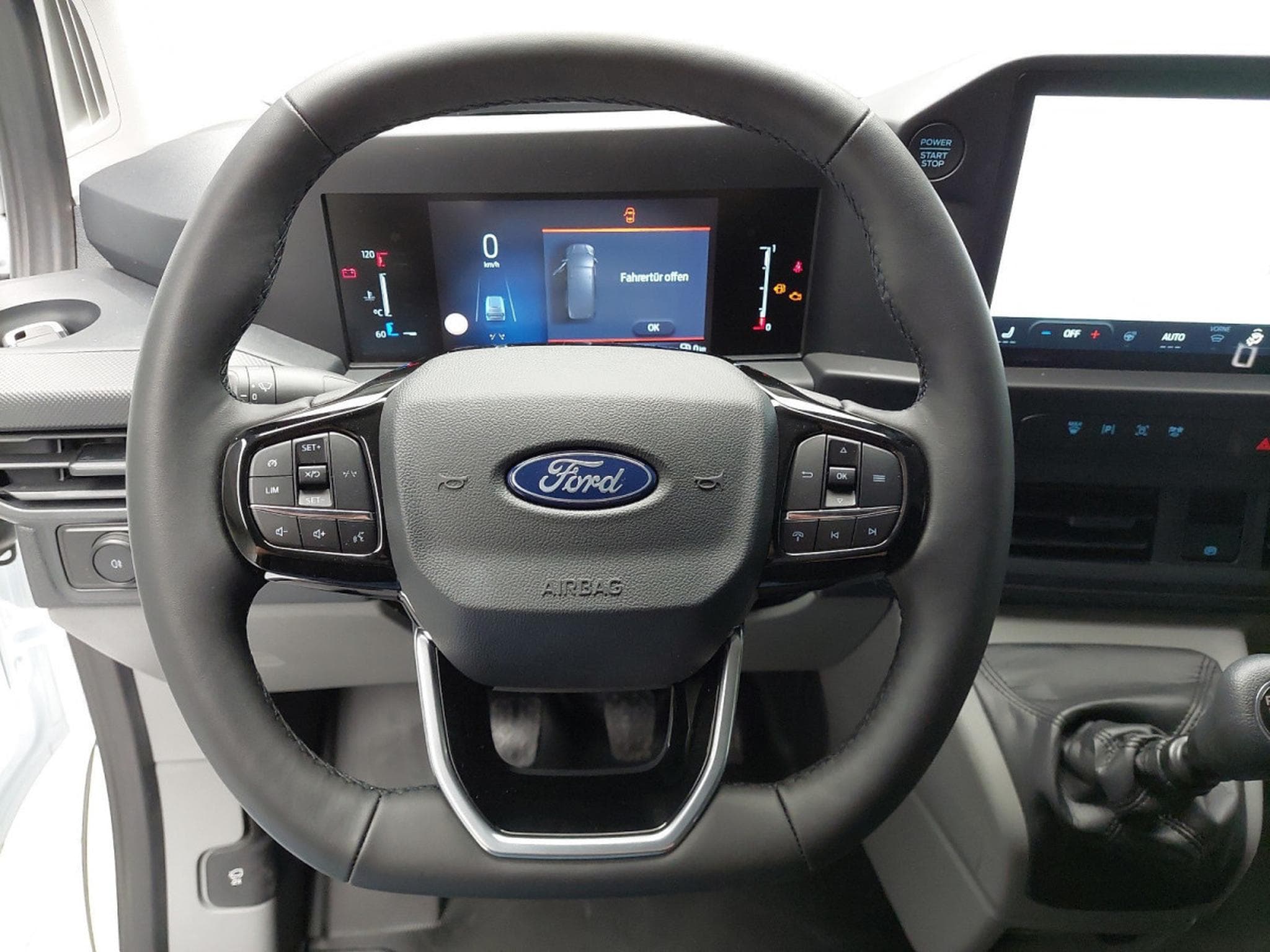 Ford Transit 2.0 ECOBLUE 136 L2H1 Trend (2025) - Photo 12