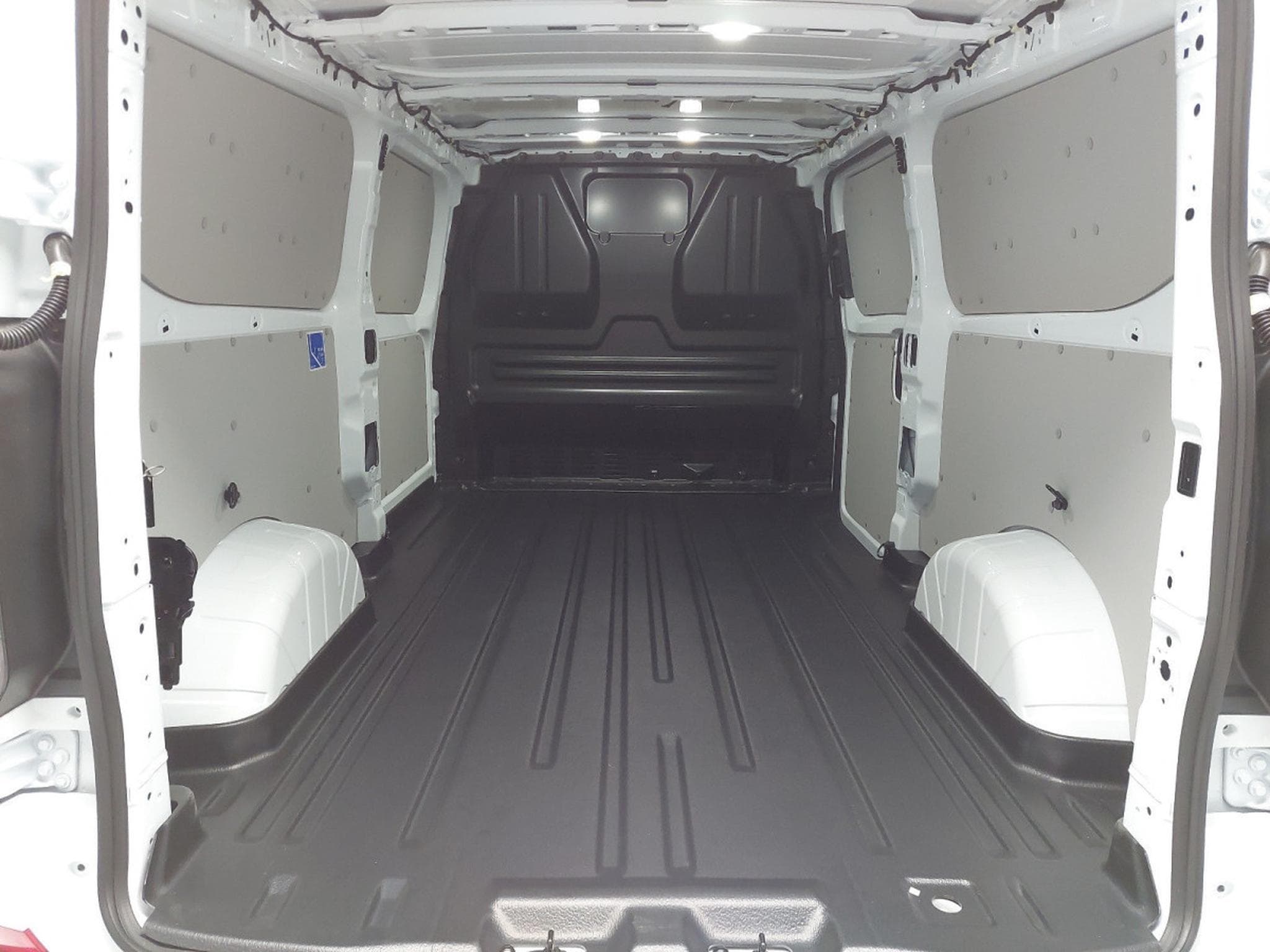 Ford Transit 2.0 ECOBLUE 136 L2H1 Trend (2025) - Photo 13