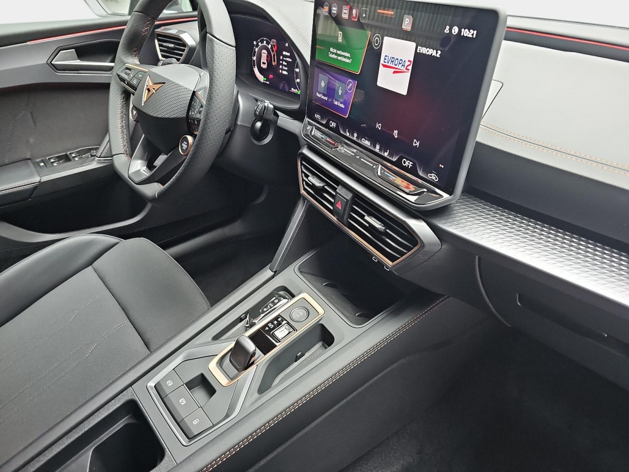 Cupra Leon 1.5 eTSi DSG 150 (2025) - Photo 16