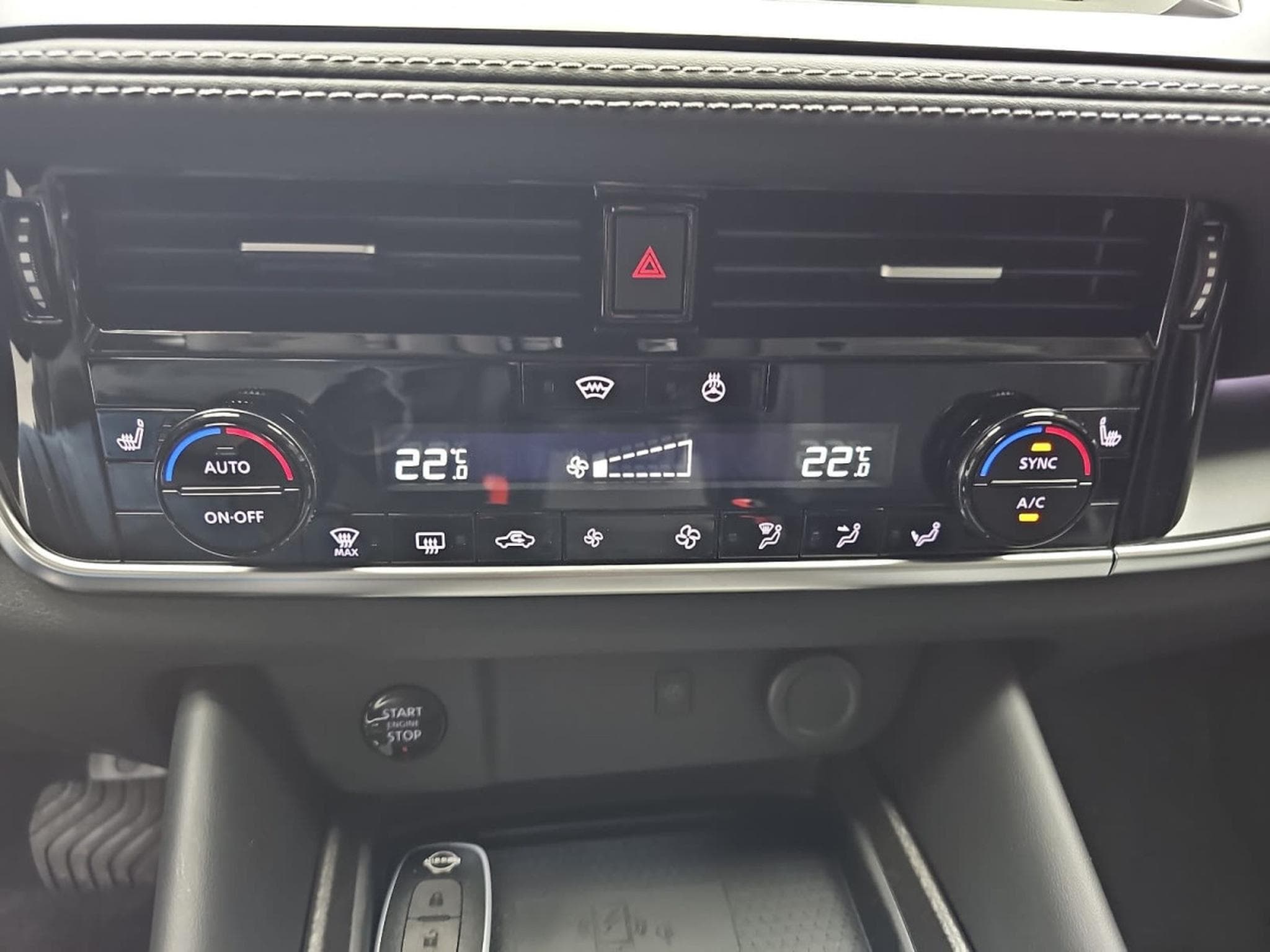 Nissan Qashqai 1.3 DIG-T 158 X-tronic N-Connecta (2026) - Photo 9