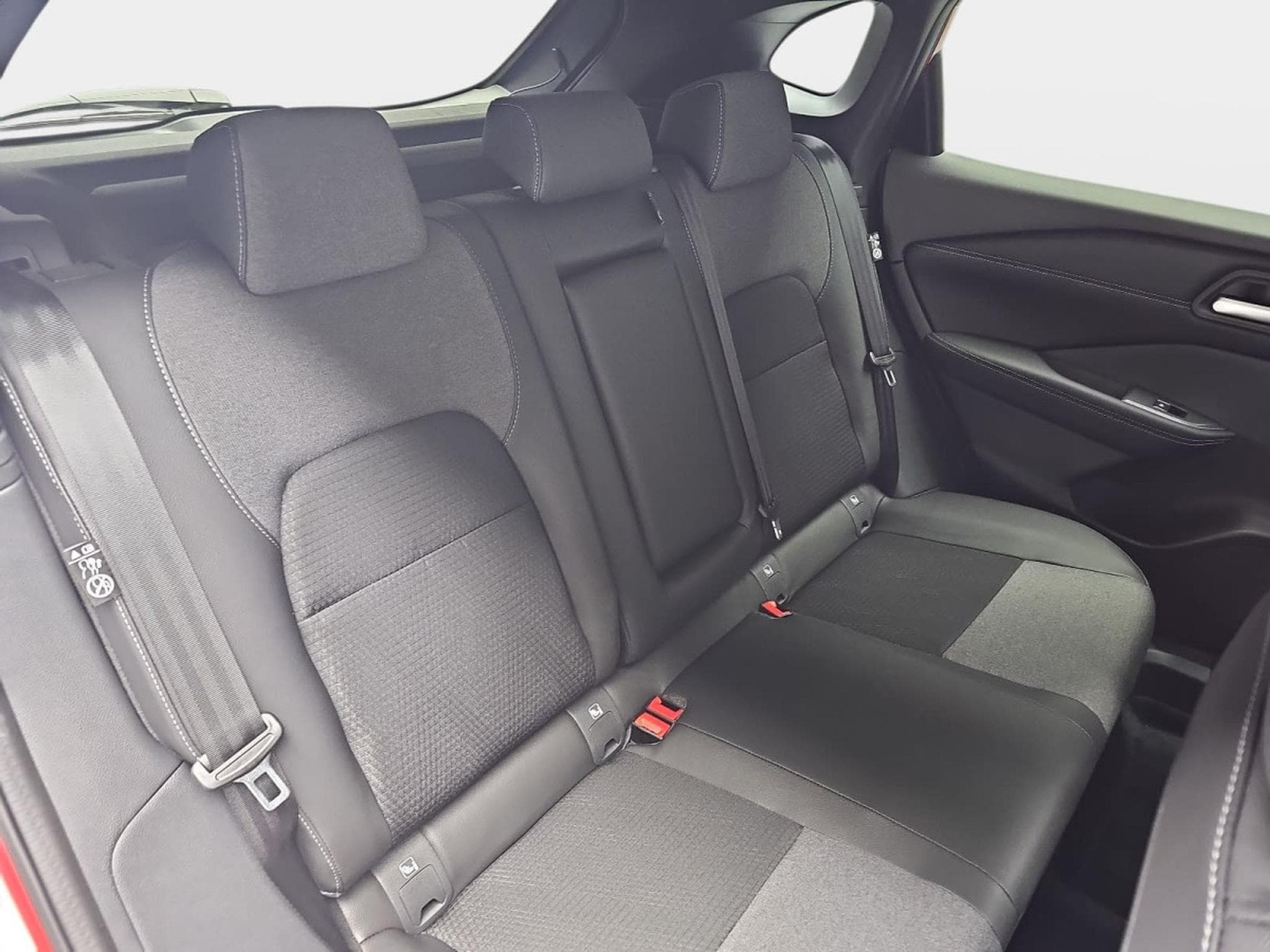 Nissan Qashqai 1.3 DIG-T 158 X-tronic N-Connecta (2026) - Photo 15