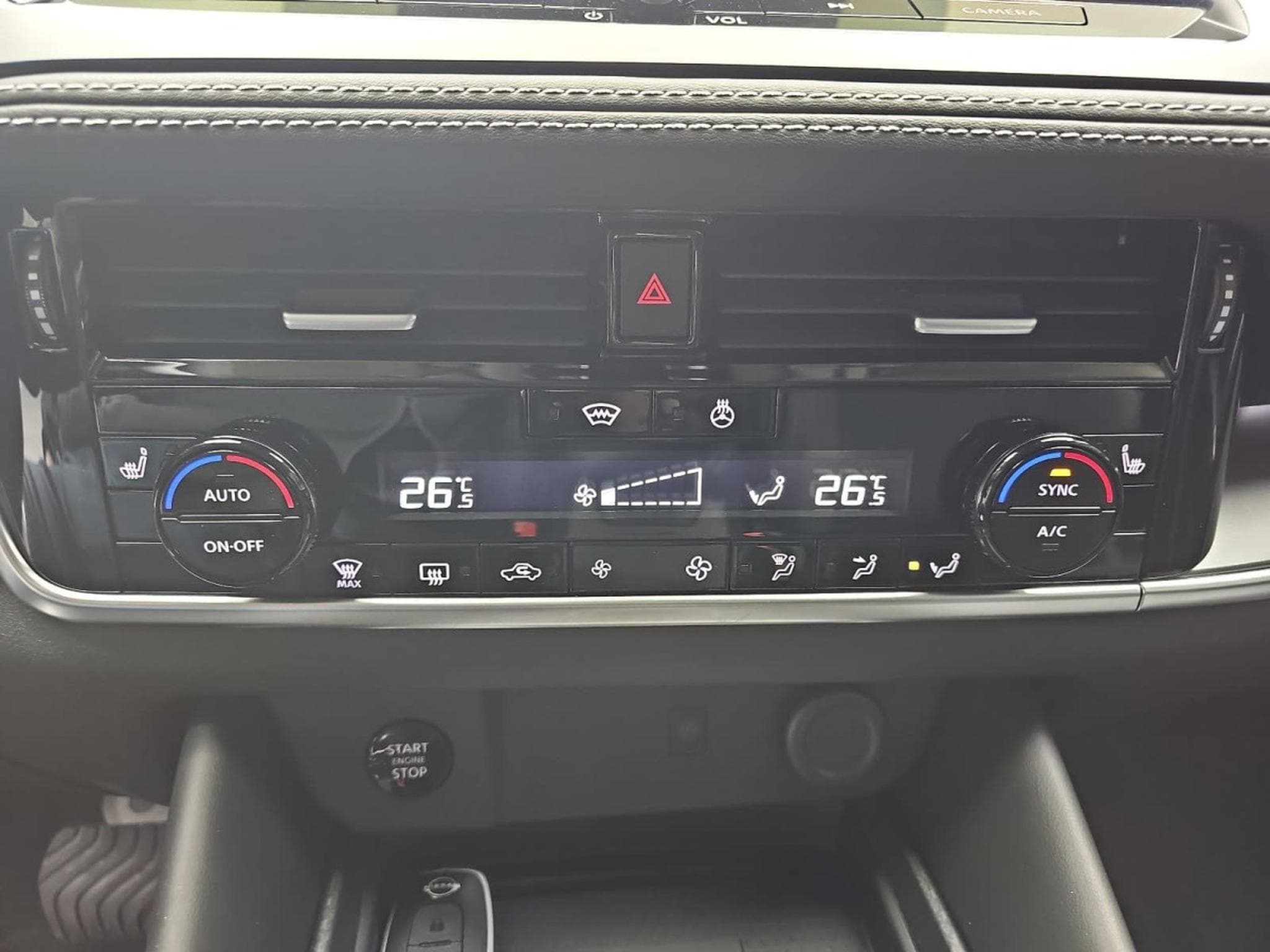 Nissan Qashqai 1.3 DIG-T 158 X-tronic N-Connecta (2026) - Photo 9