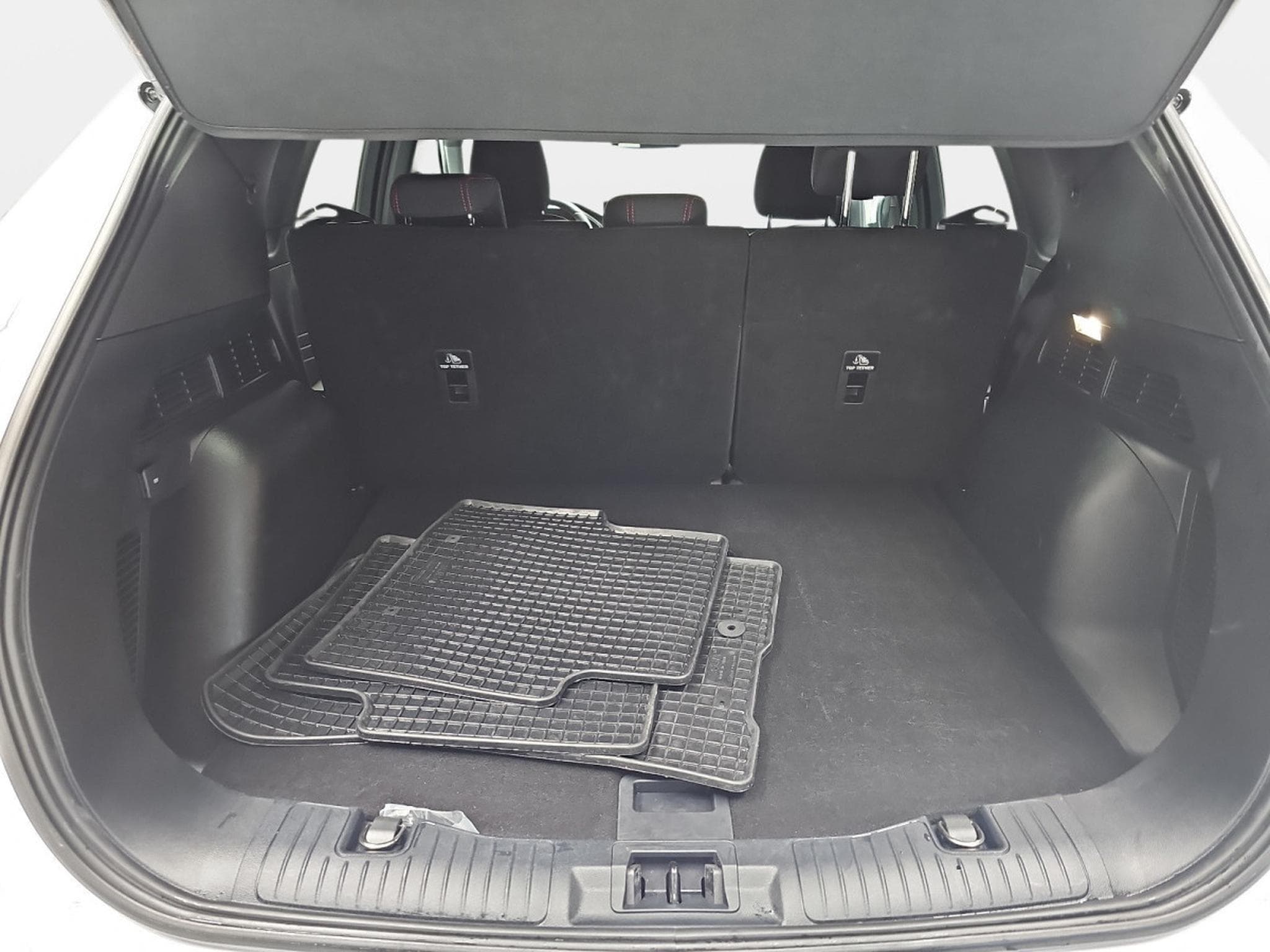 Ford Kuga 1.5 EcoBoost 186 Auto ST-Line (2025) - Photo 12