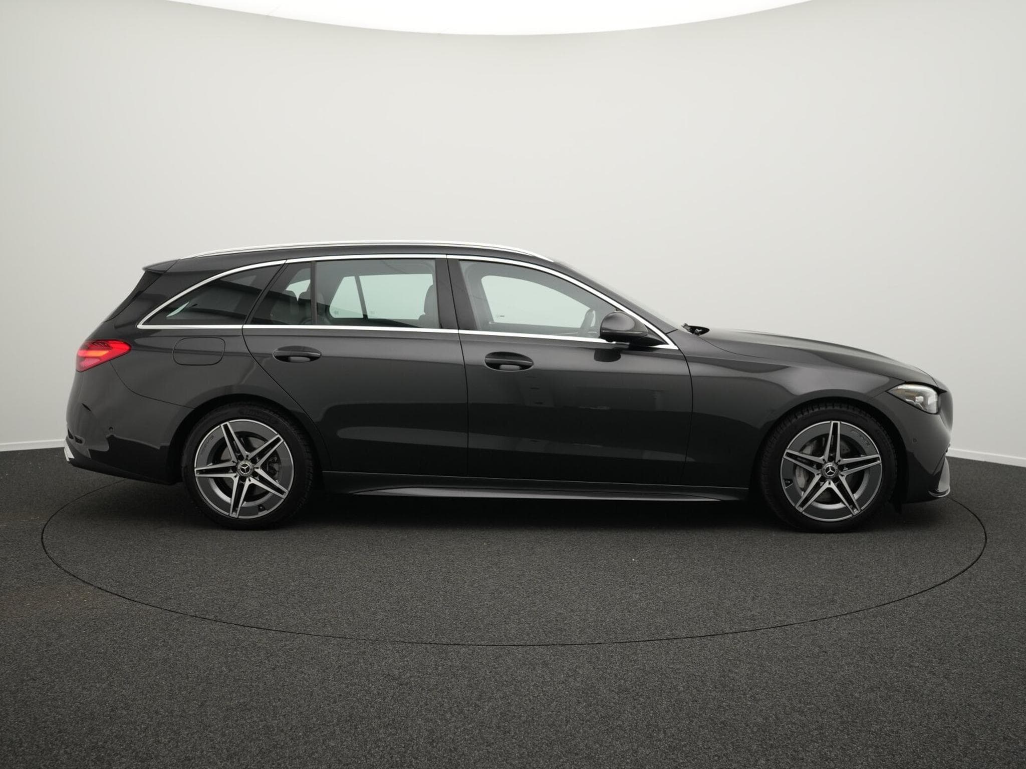 Mercedes C 300 d T AMG-Line LED+Kamera+Keyless+AHK (2025) - Photo 5