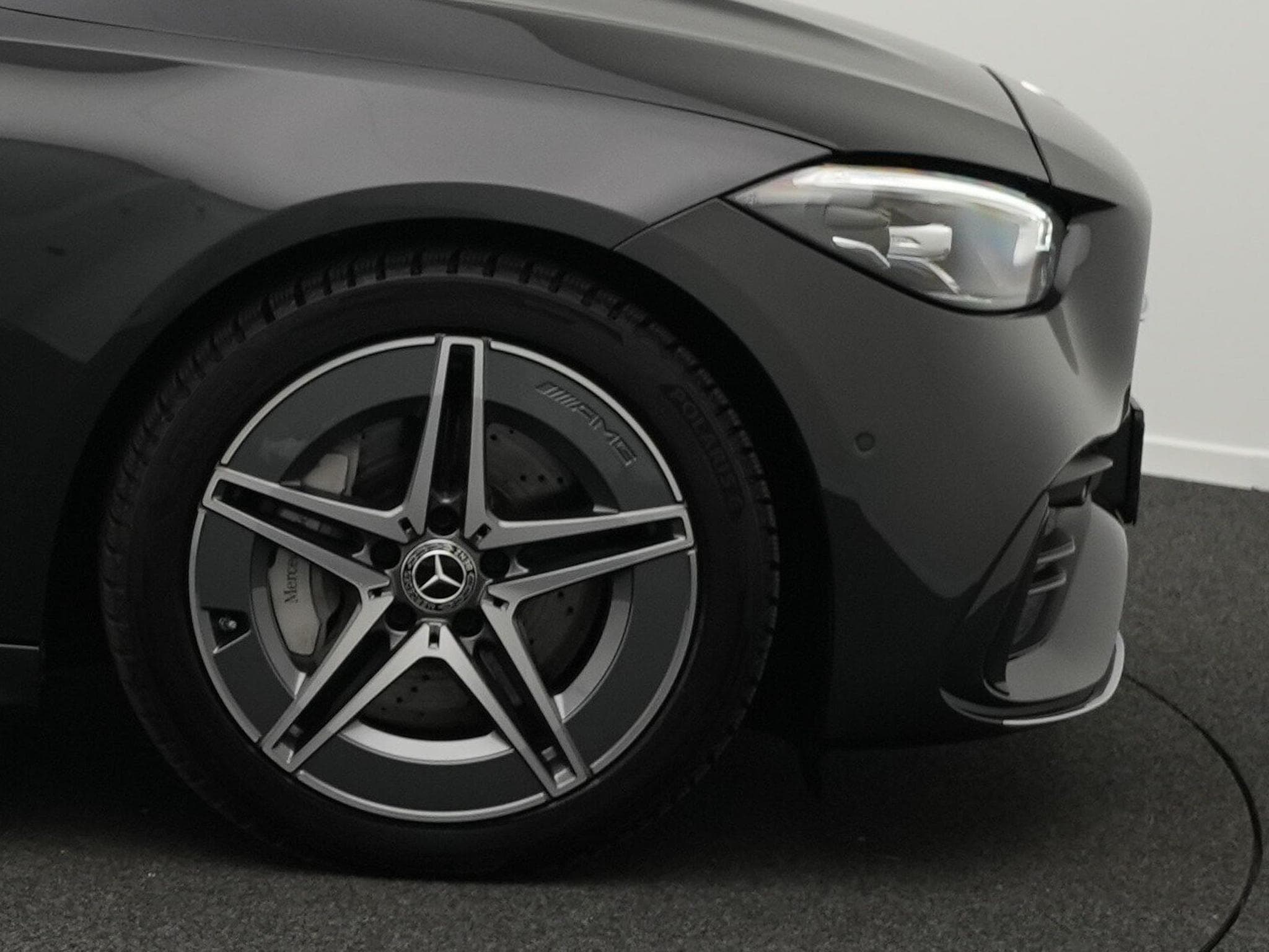 Mercedes C 300 d T AMG-Line LED+Kamera+Keyless+AHK (2025) - Photo 6