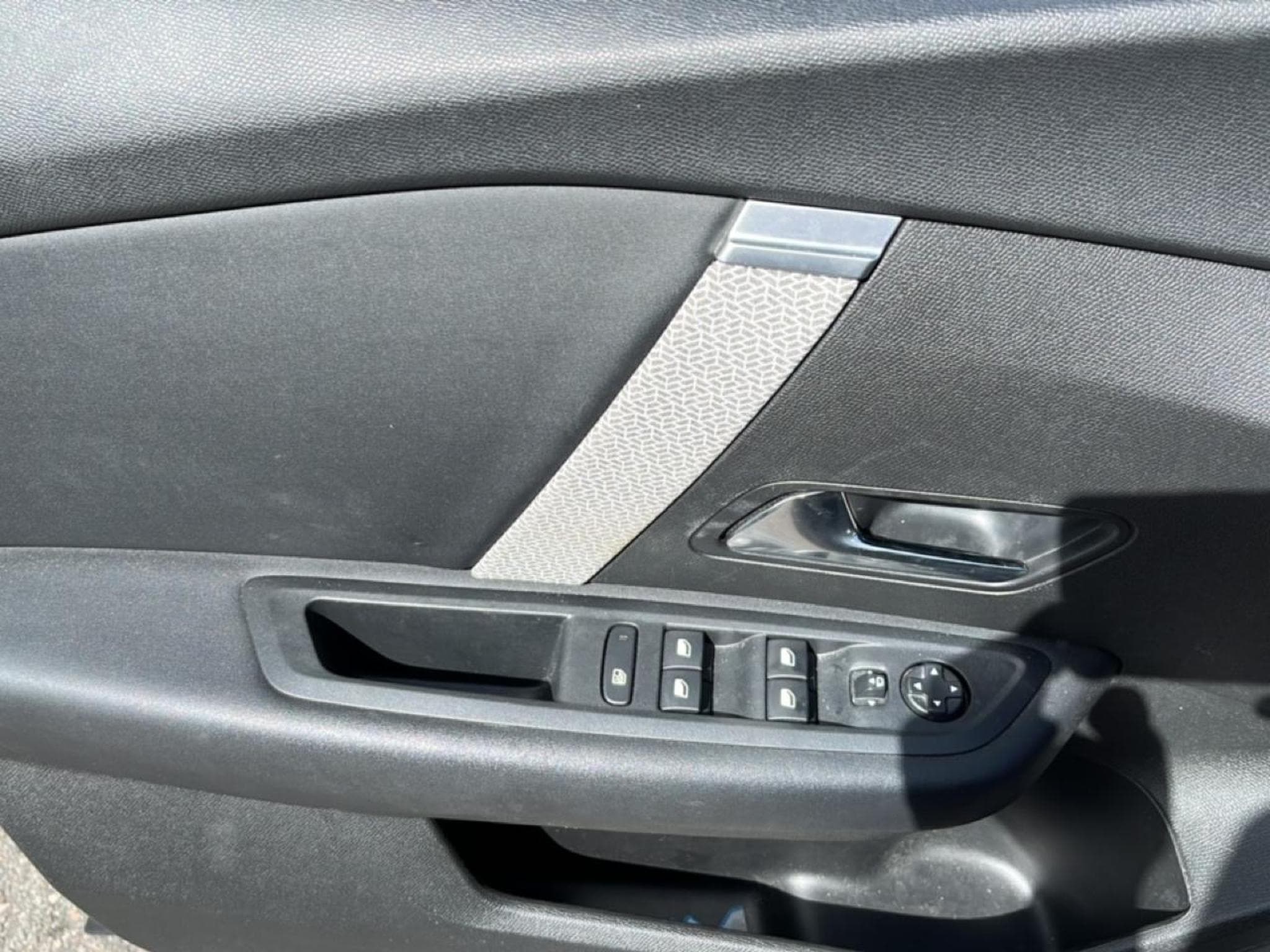Citroen C4 1.5 BLUEHDI 130 MAX AUTOMATIQUE (2024) - Photo 12