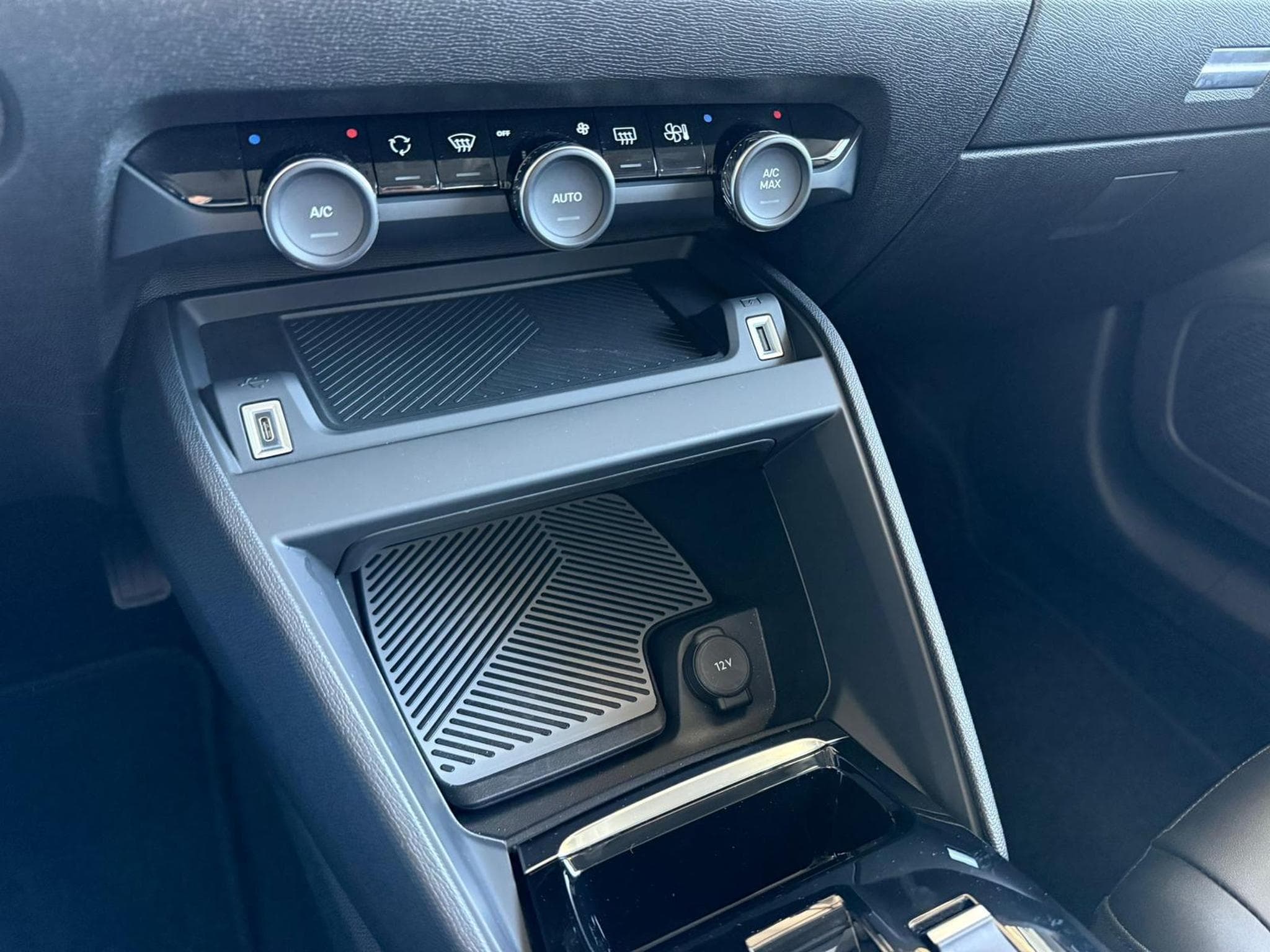 Citroen C4 Plus (2024) - Photo 20