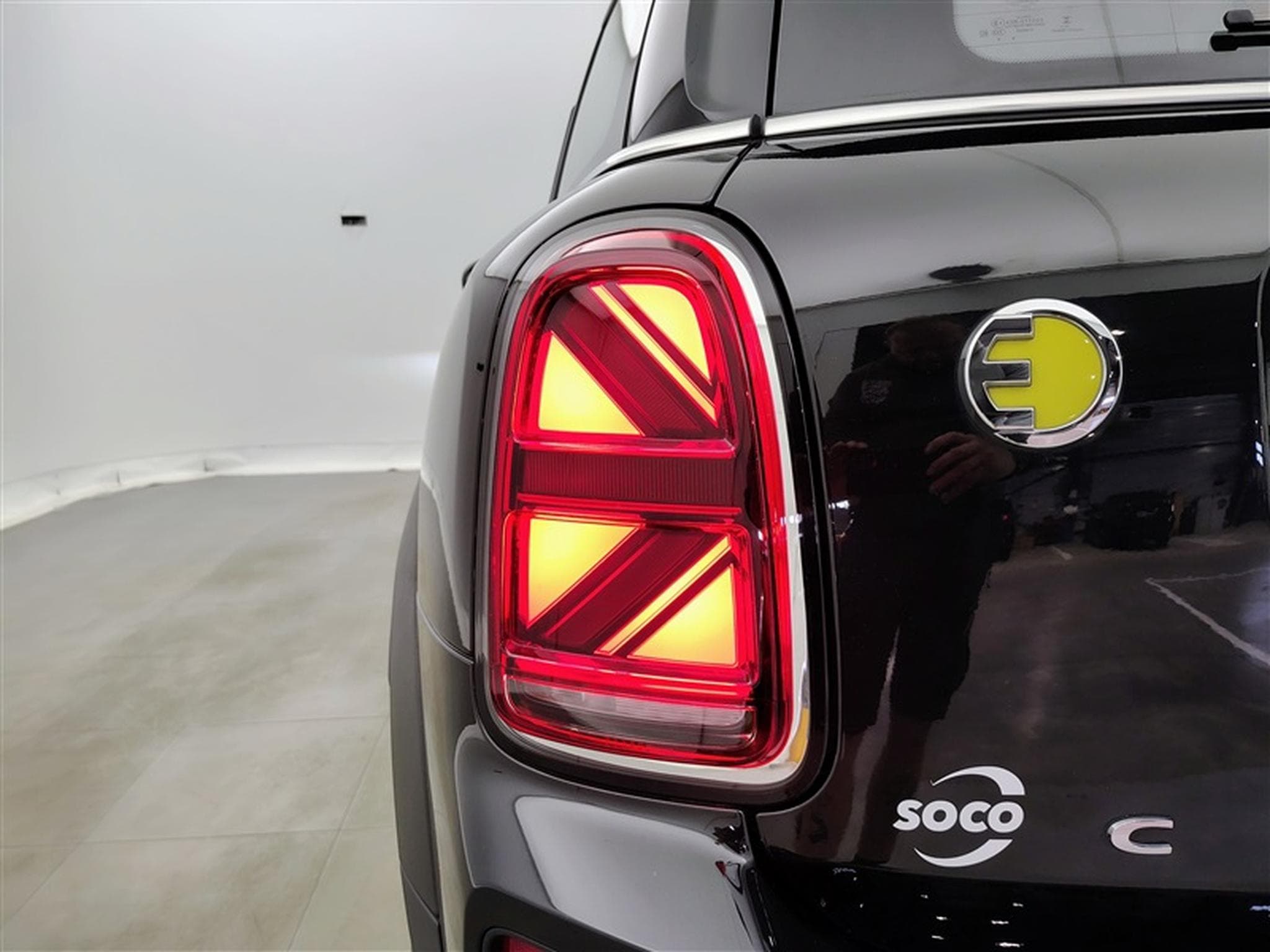 MINI Countryman 1.5A PHEV Cooper SE ALL4/NAVI/FULL LED/JA17/PDC (2023) - Photo 16