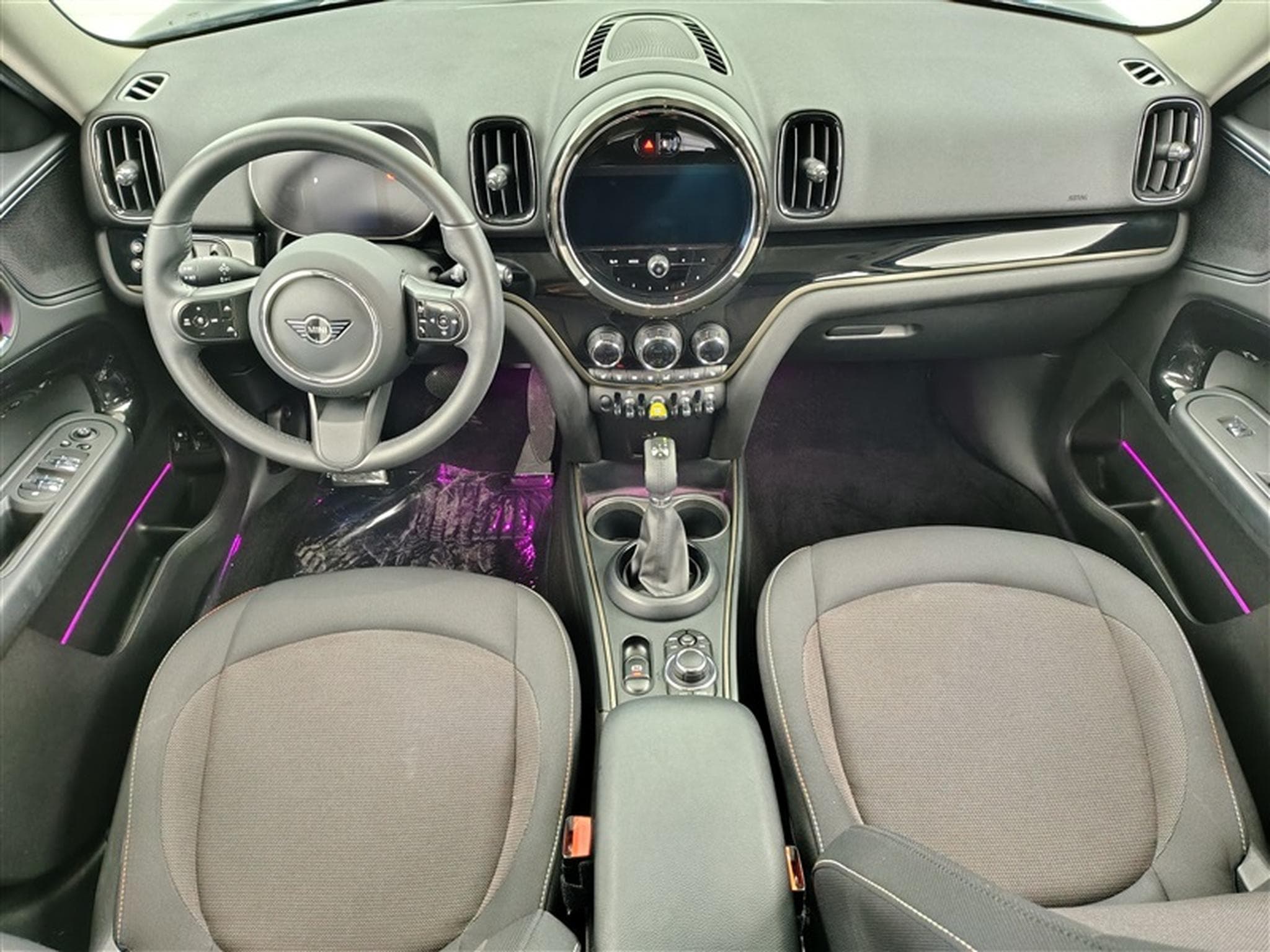 MINI Countryman 1.5A PHEV Cooper SE ALL4/NAVI/FULL LED/JA17/PDC (2023) - Photo 8
